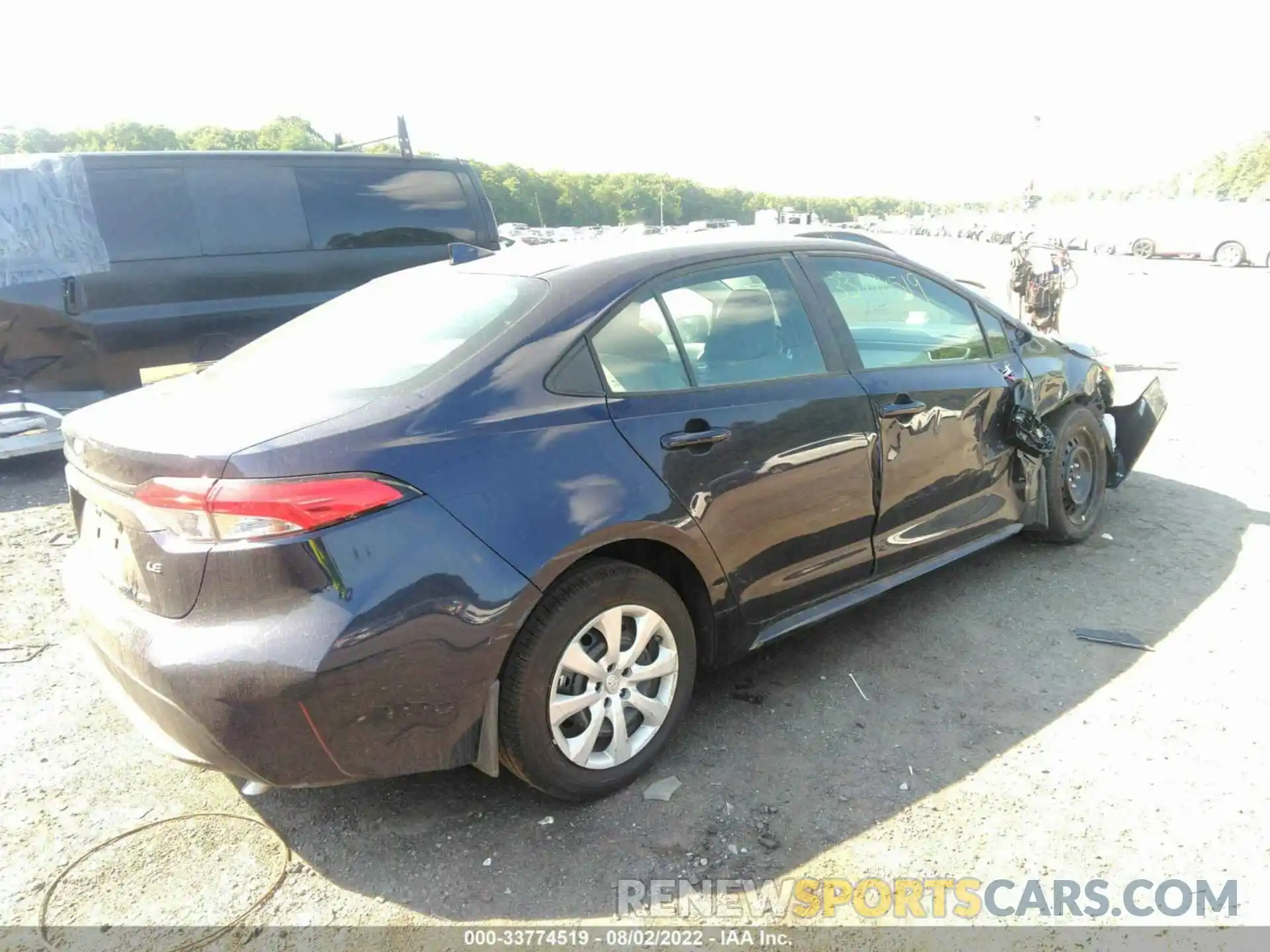 4 Photograph of a damaged car 5YFEPMAE5NP336226 TOYOTA COROLLA 2022