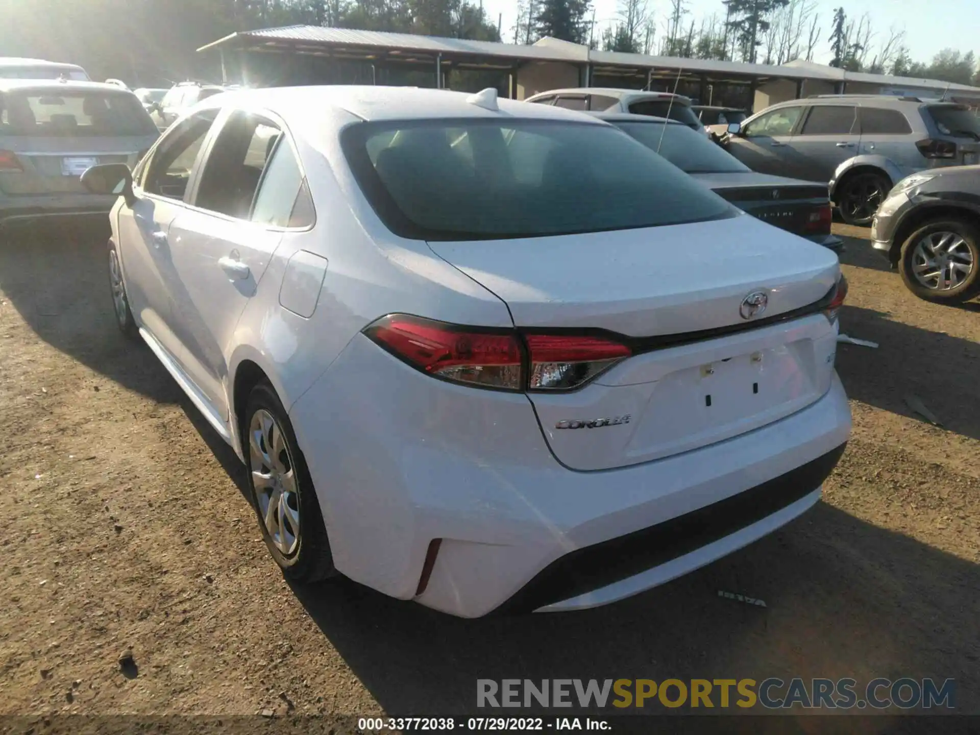 3 Photograph of a damaged car 5YFEPMAE5NP342043 TOYOTA COROLLA 2022