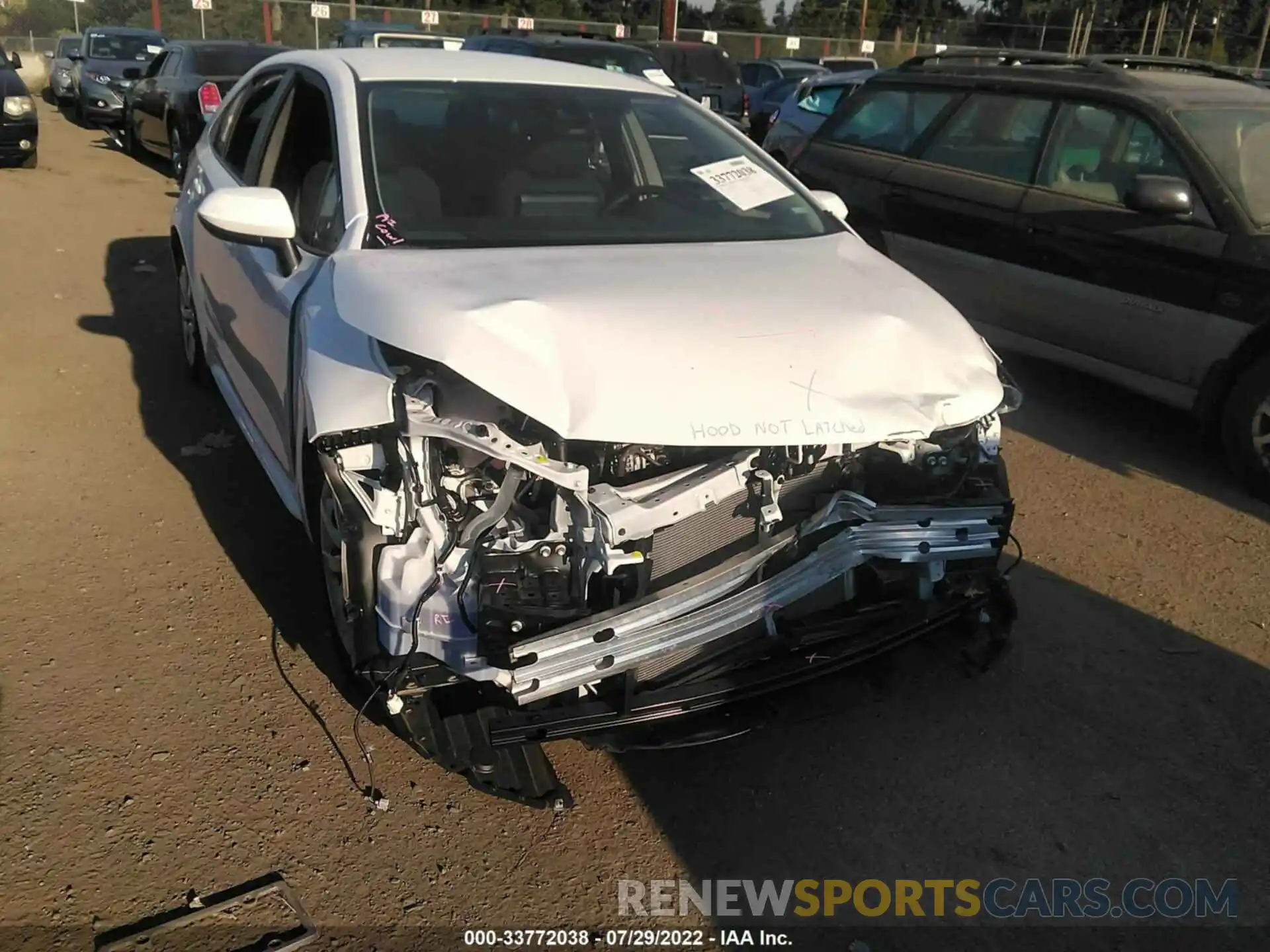 6 Photograph of a damaged car 5YFEPMAE5NP342043 TOYOTA COROLLA 2022