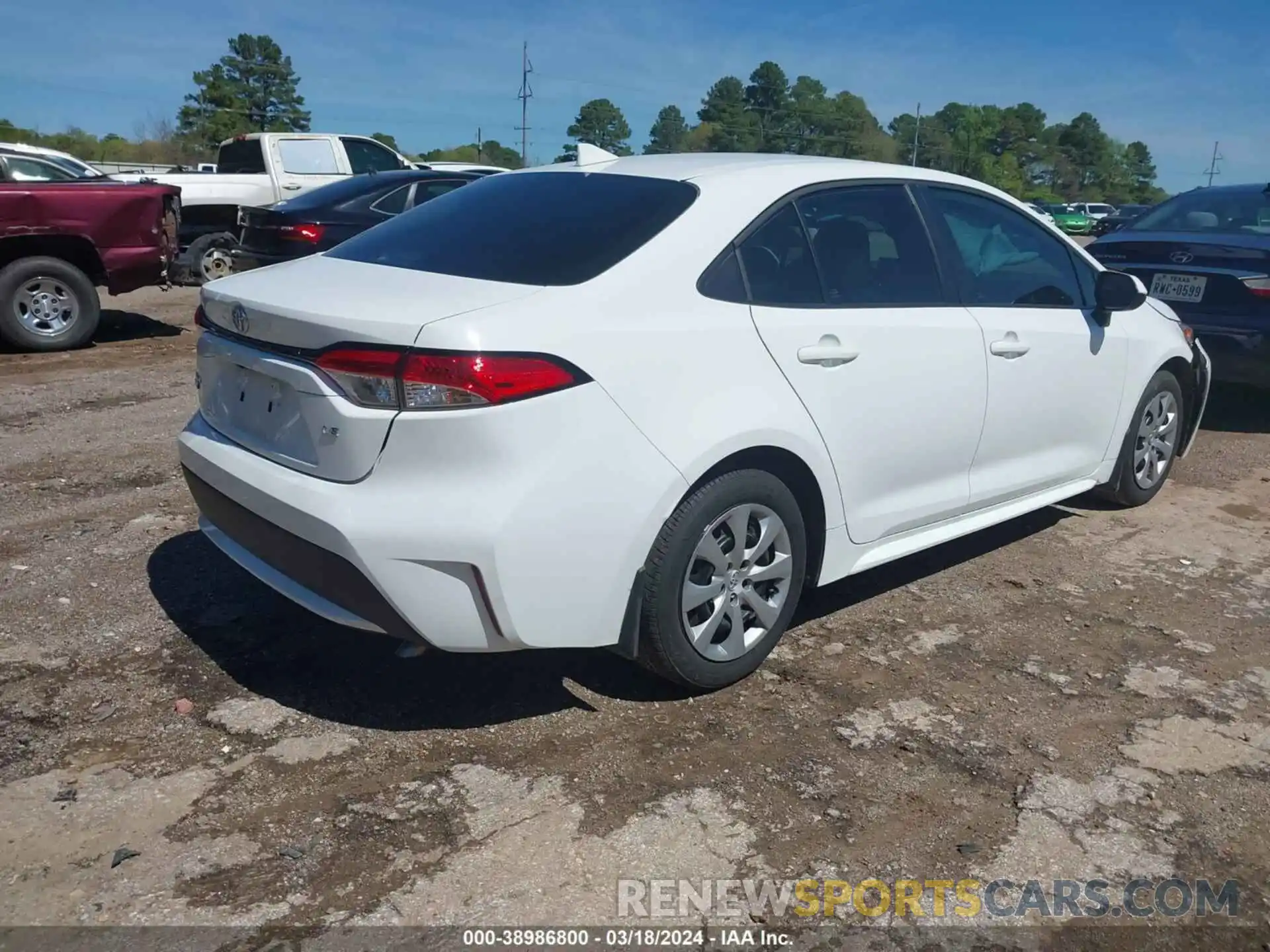 4 Photograph of a damaged car 5YFEPMAE5NP348652 TOYOTA COROLLA 2022