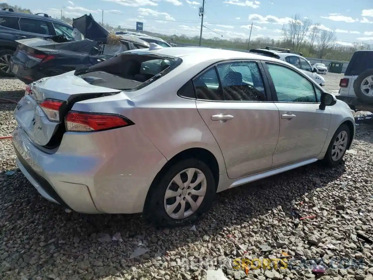 3 Photograph of a damaged car 5YFEPMAE5NP385278 TOYOTA COROLLA 2022