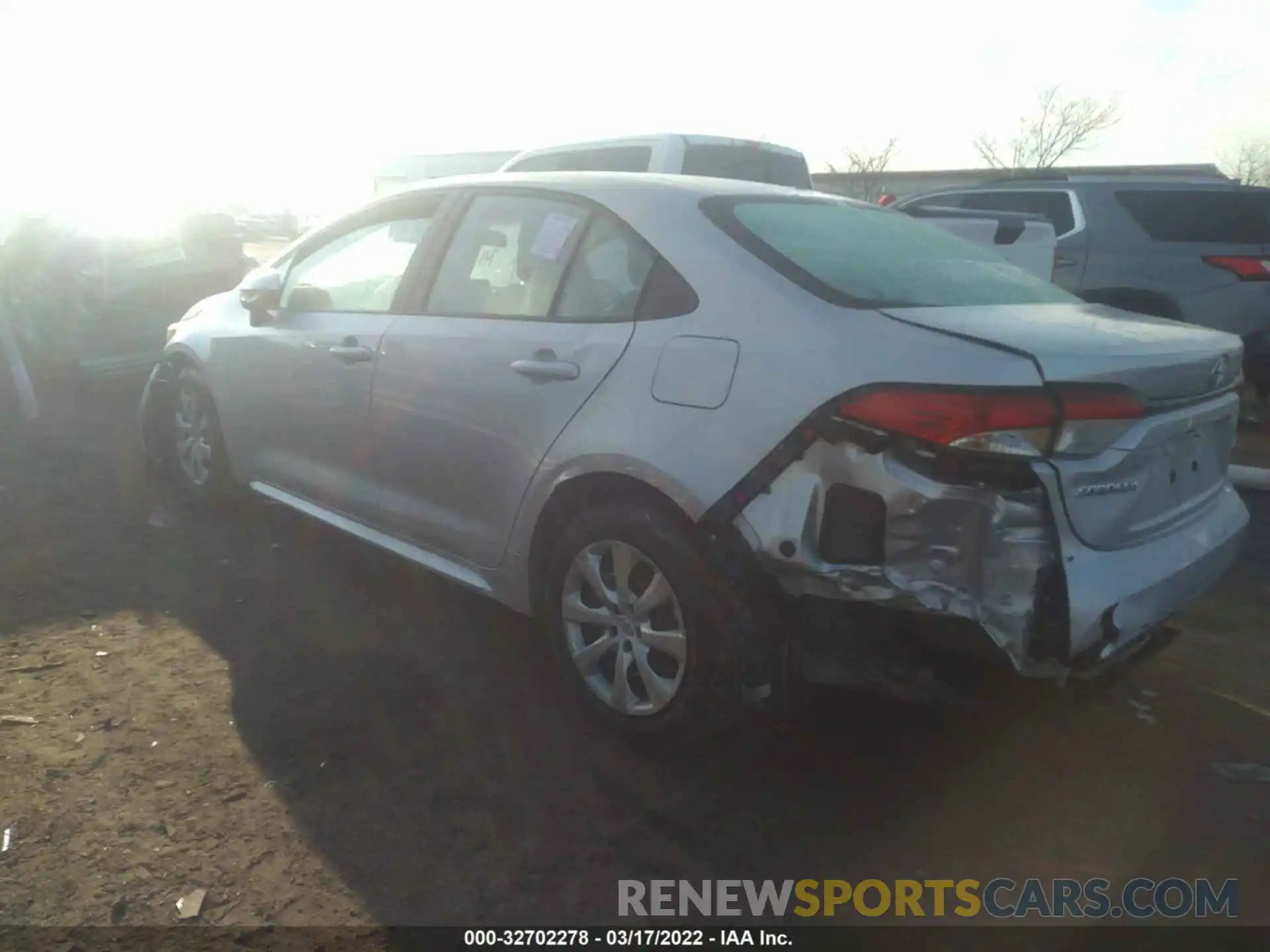 3 Photograph of a damaged car 5YFEPMAE6NP273329 TOYOTA COROLLA 2022