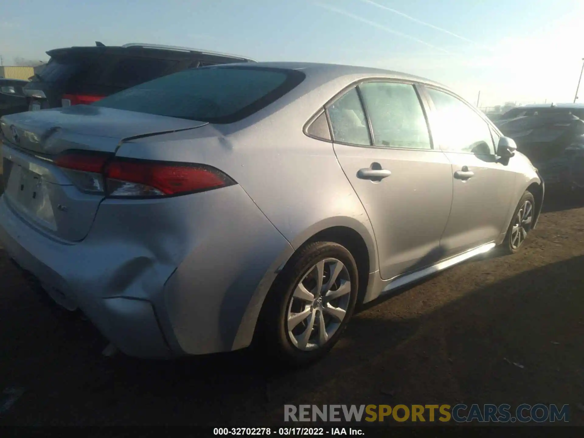 4 Photograph of a damaged car 5YFEPMAE6NP273329 TOYOTA COROLLA 2022