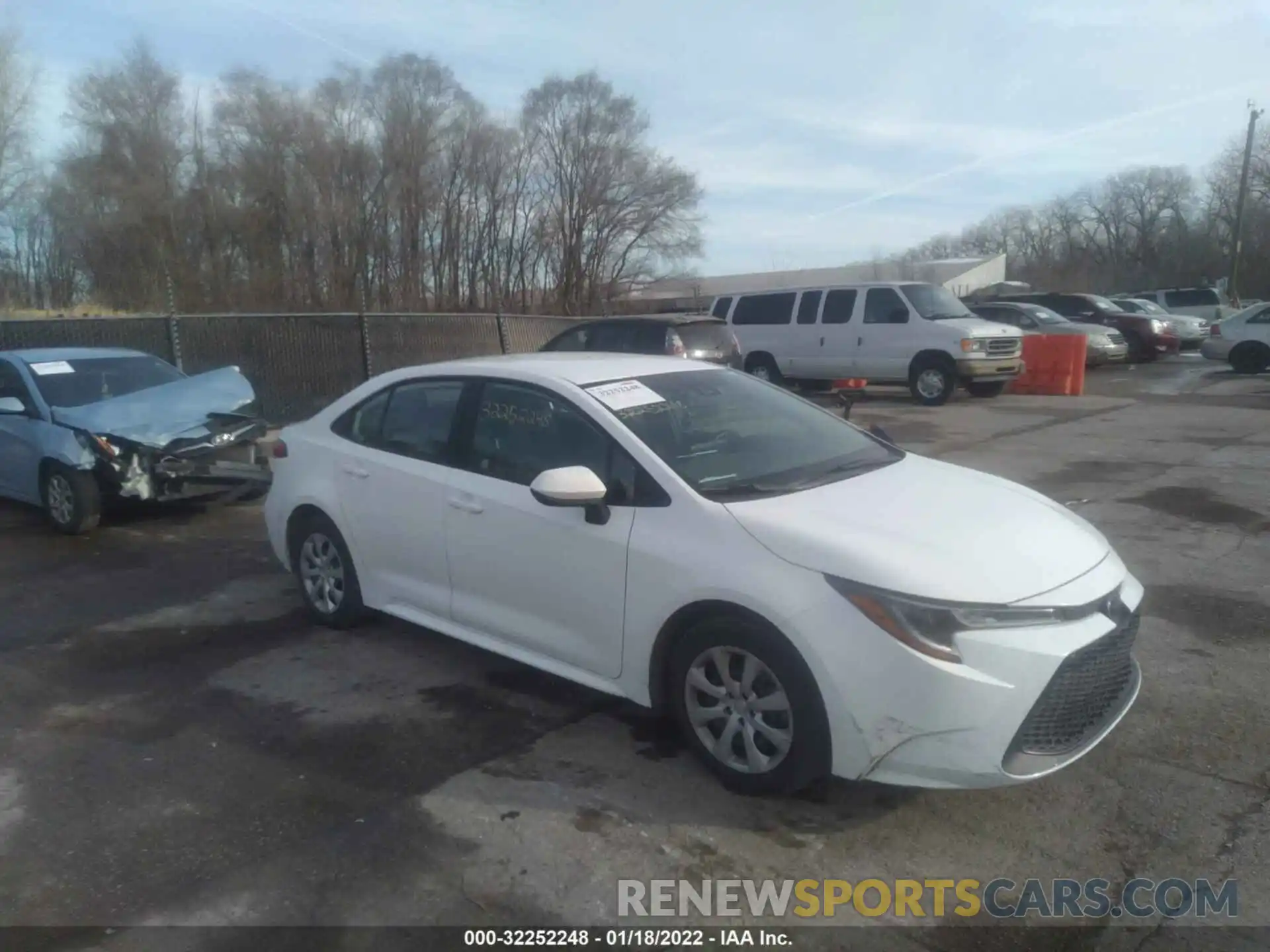 1 Photograph of a damaged car 5YFEPMAE6NP273475 TOYOTA COROLLA 2022