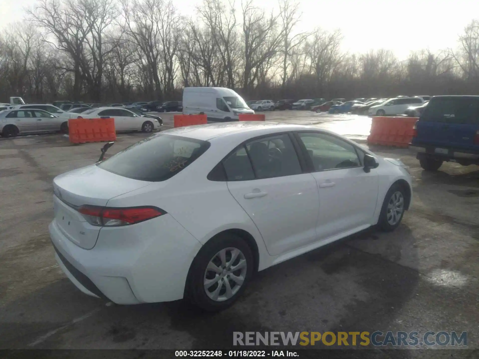 4 Photograph of a damaged car 5YFEPMAE6NP273475 TOYOTA COROLLA 2022