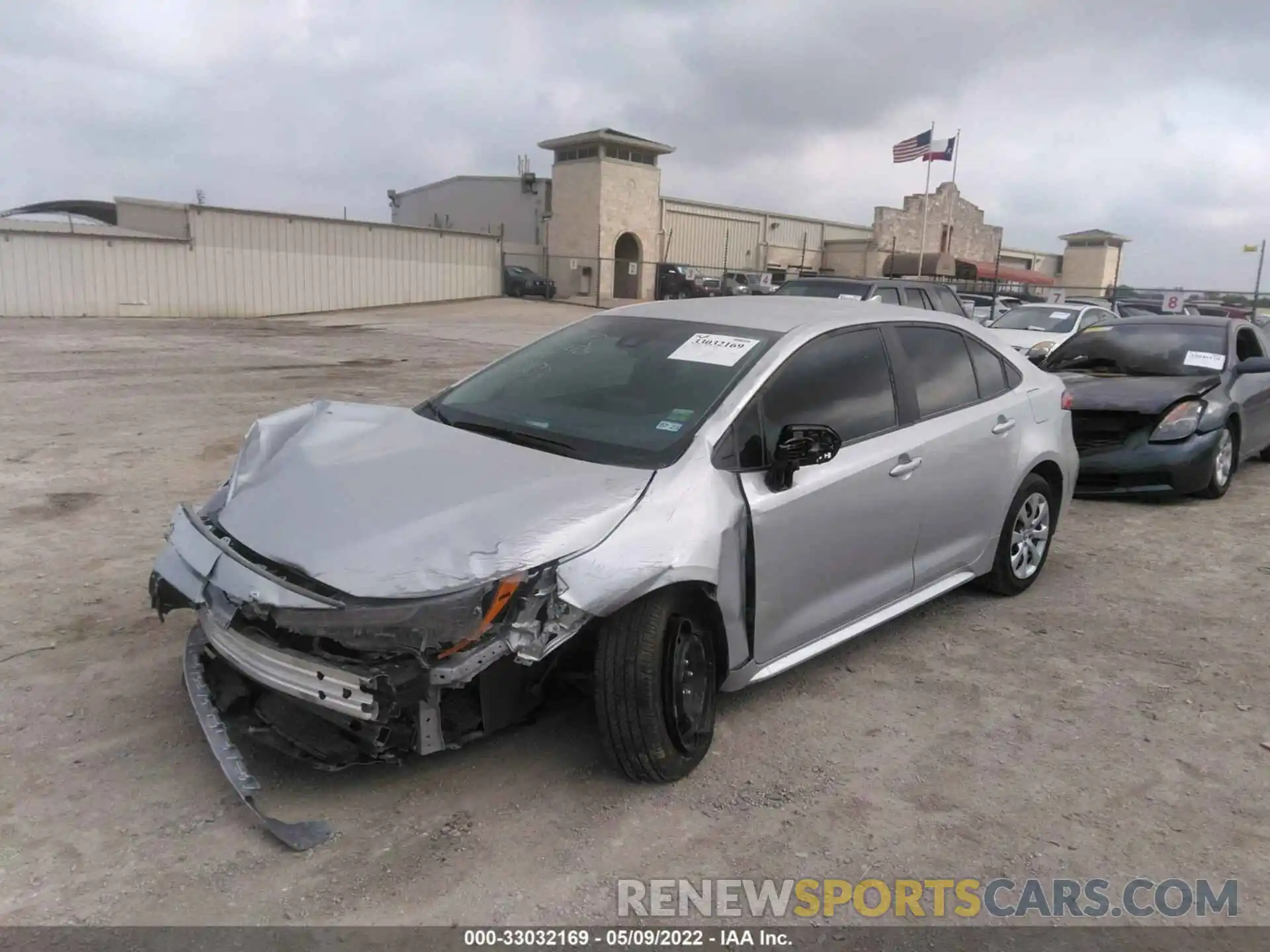 2 Photograph of a damaged car 5YFEPMAE6NP273833 TOYOTA COROLLA 2022