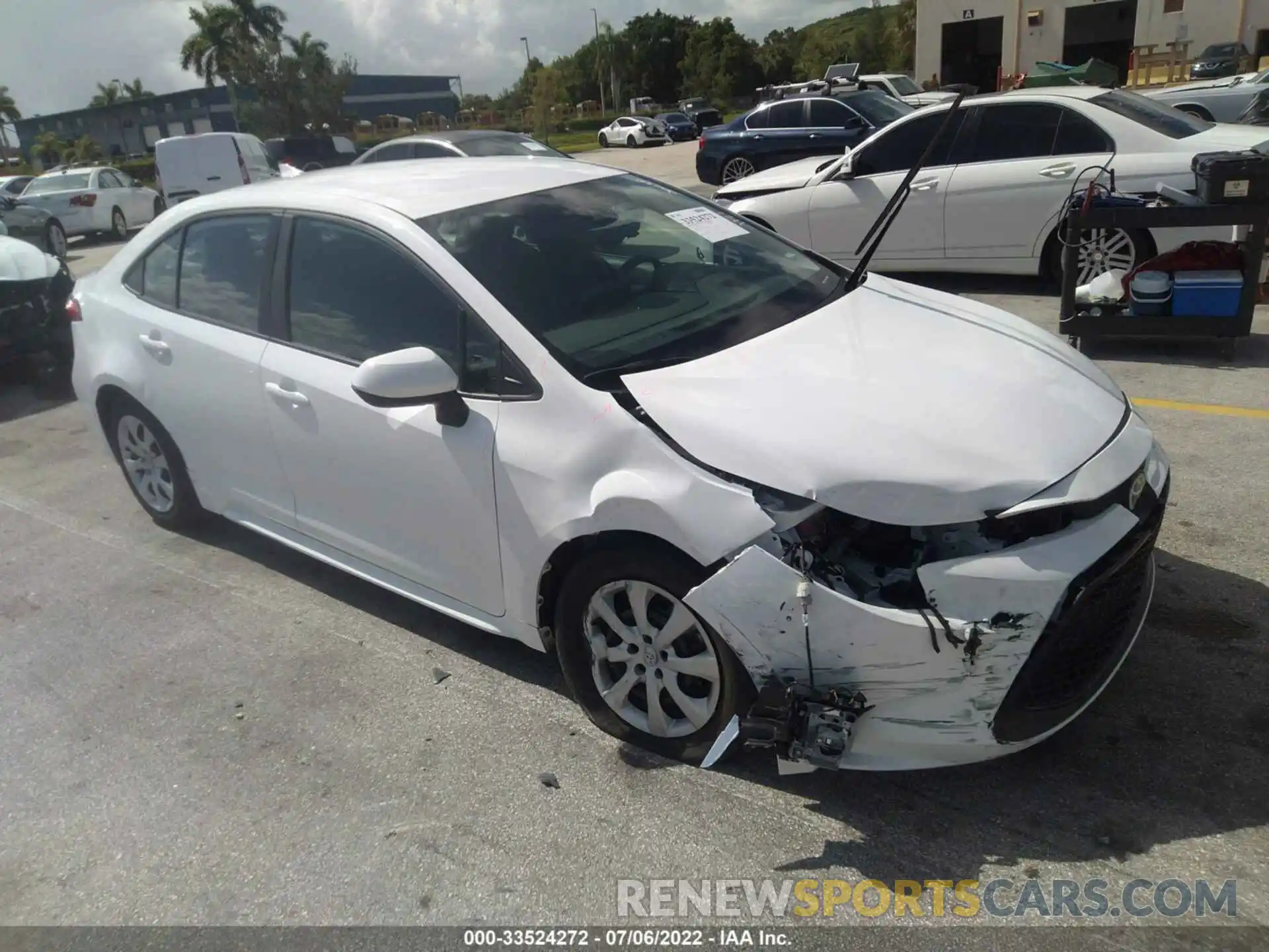 1 Photograph of a damaged car 5YFEPMAE6NP274934 TOYOTA COROLLA 2022