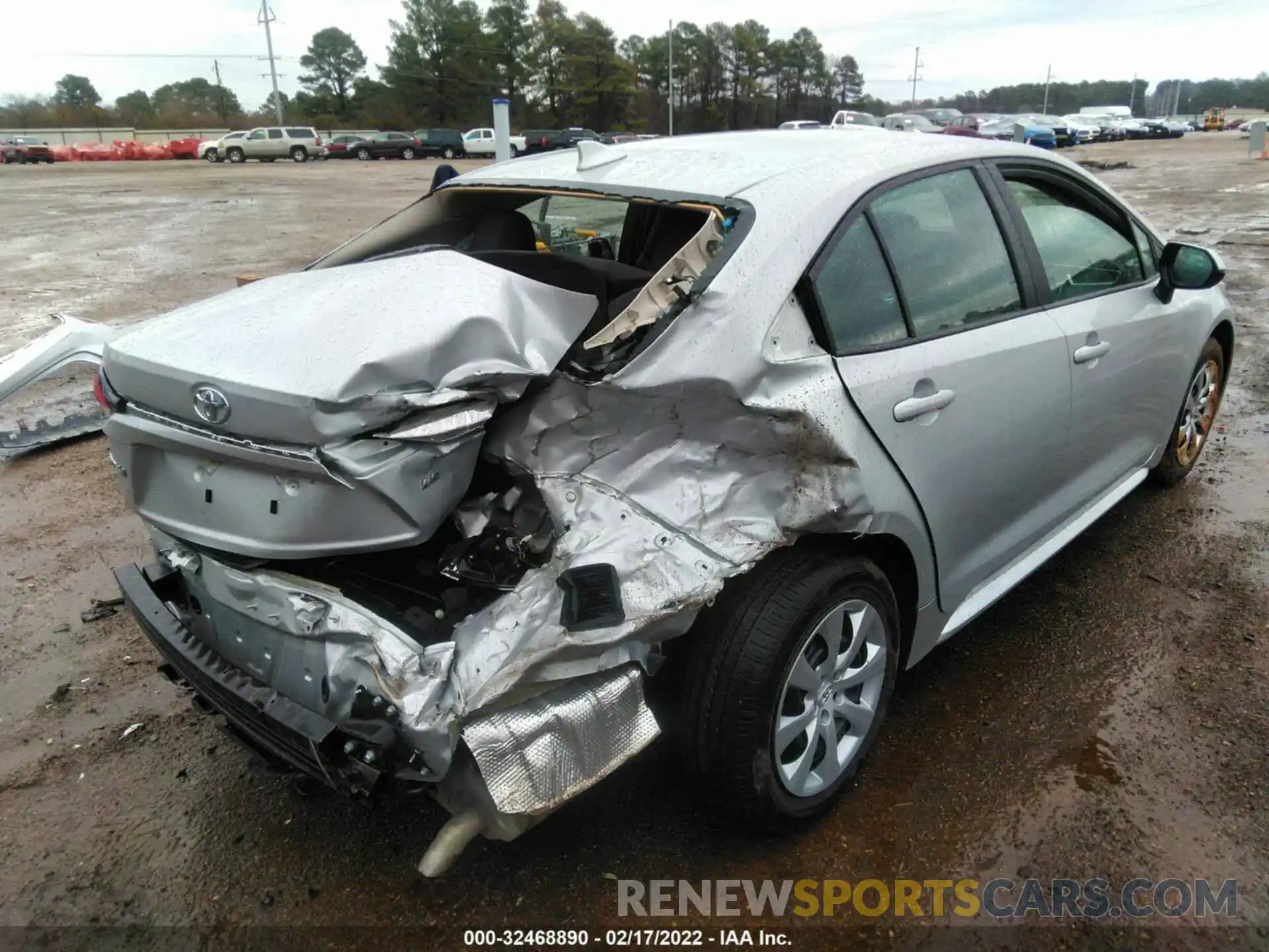 4 Photograph of a damaged car 5YFEPMAE6NP277705 TOYOTA COROLLA 2022