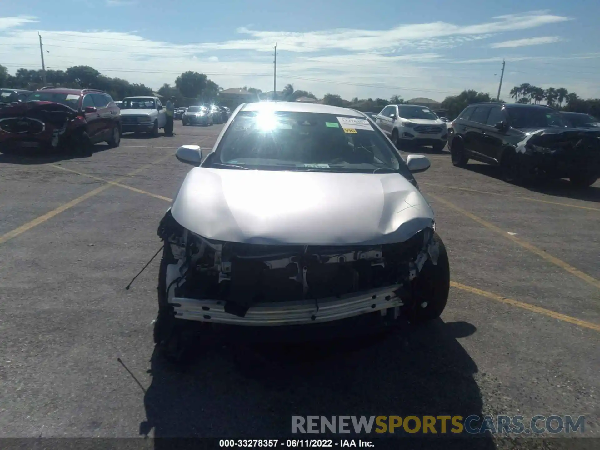 6 Photograph of a damaged car 5YFEPMAE6NP277901 TOYOTA COROLLA 2022