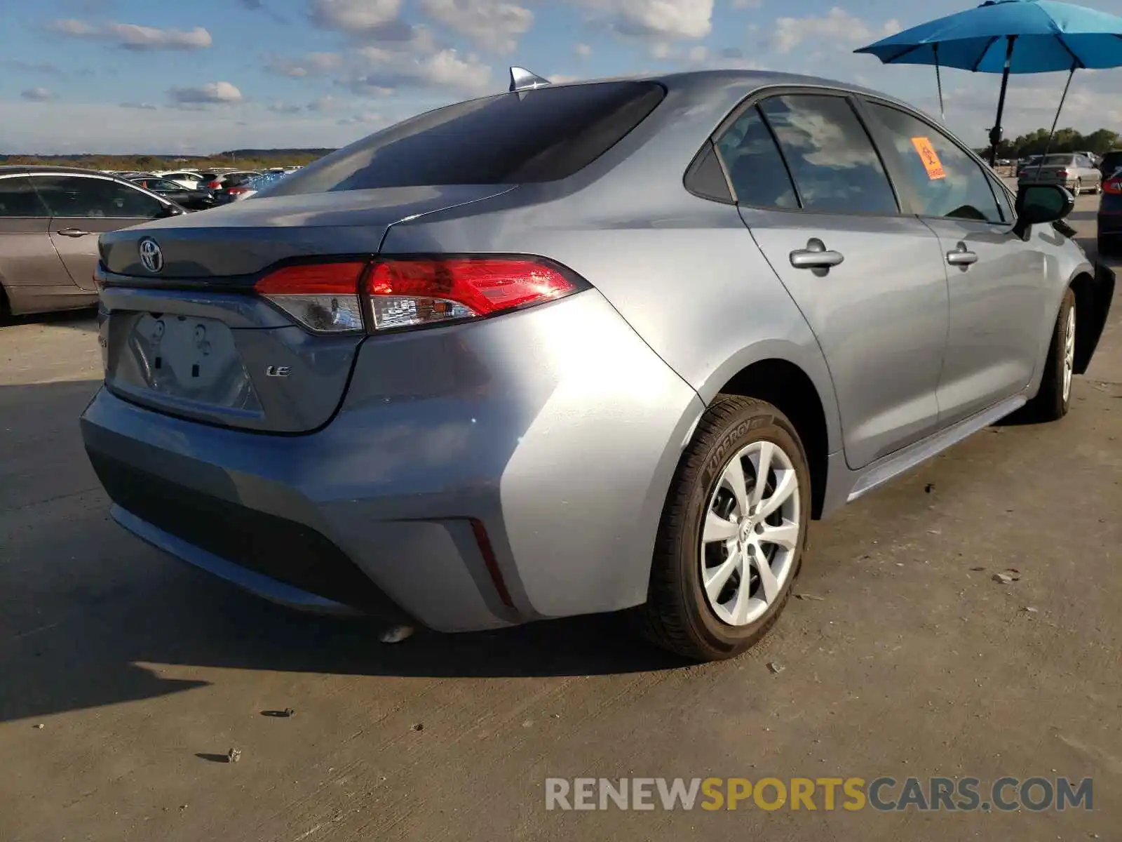 4 Photograph of a damaged car 5YFEPMAE6NP280040 TOYOTA COROLLA 2022