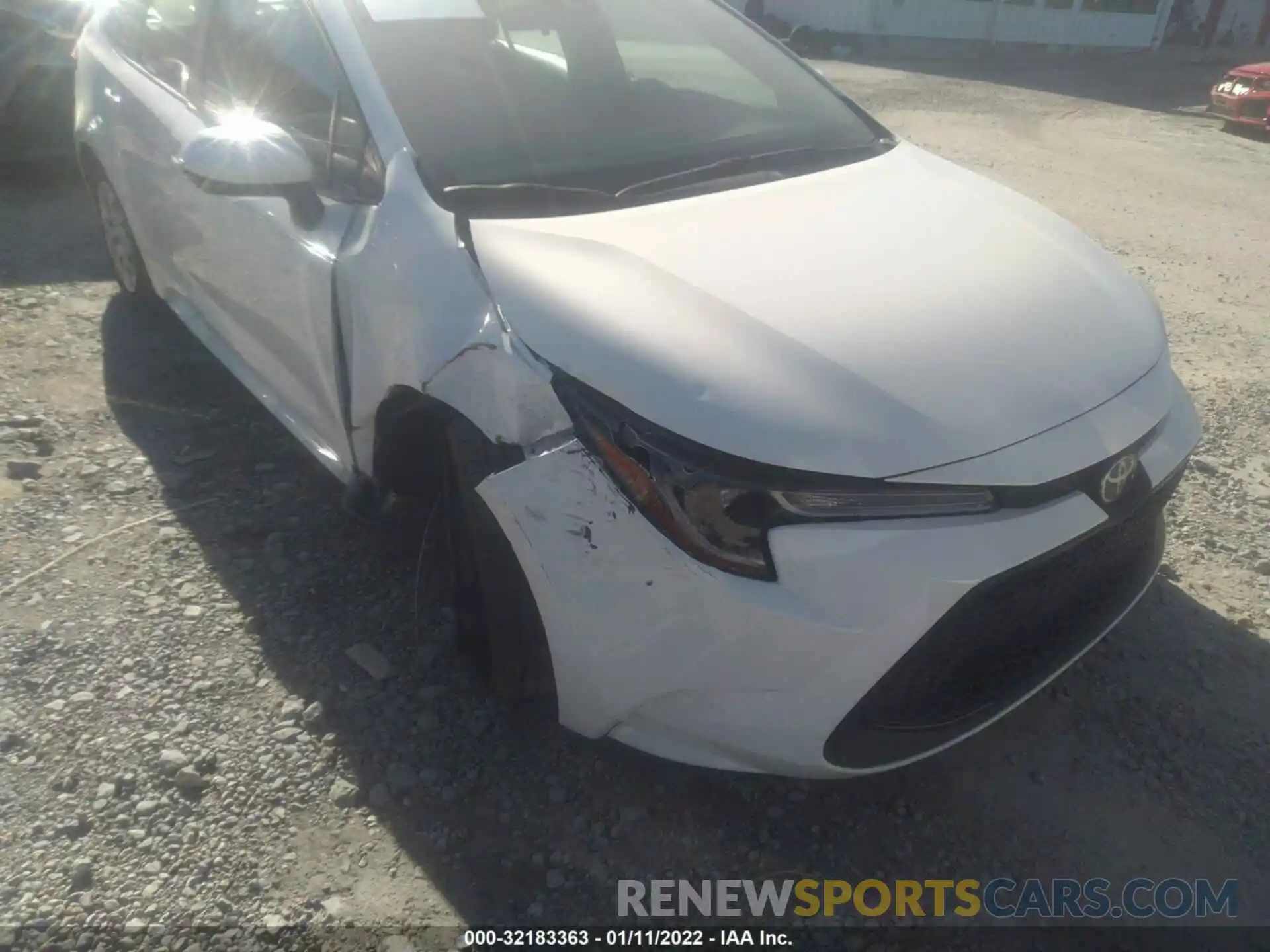 6 Photograph of a damaged car 5YFEPMAE6NP282726 TOYOTA COROLLA 2022