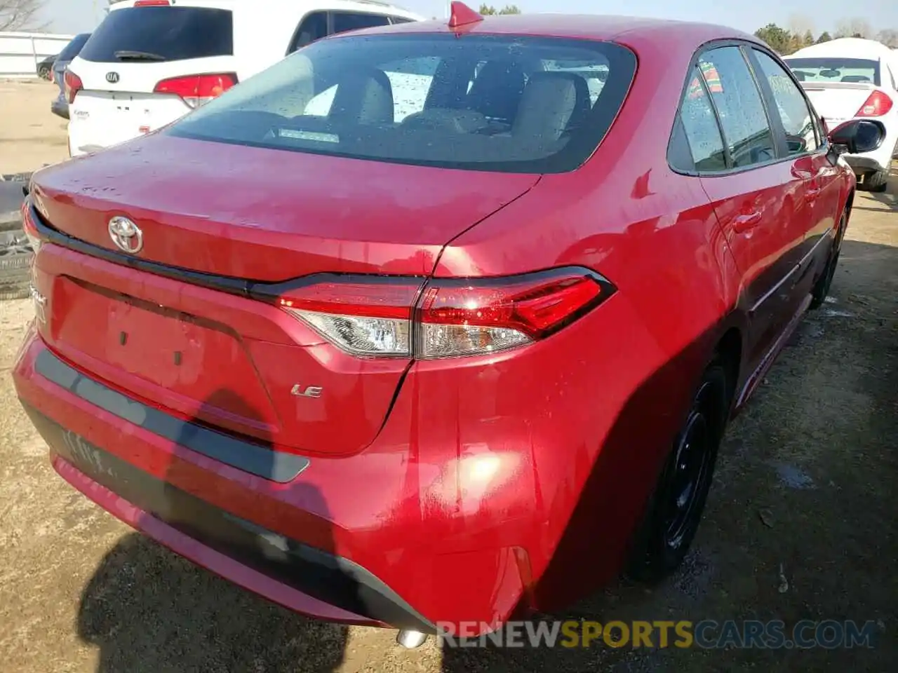 4 Photograph of a damaged car 5YFEPMAE6NP284055 TOYOTA COROLLA 2022