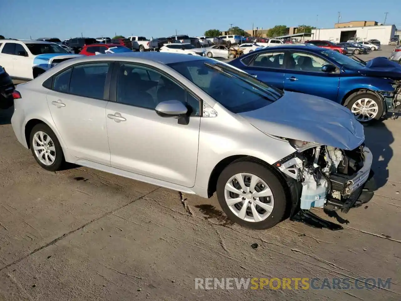 4 Photograph of a damaged car 5YFEPMAE6NP287389 TOYOTA COROLLA 2022