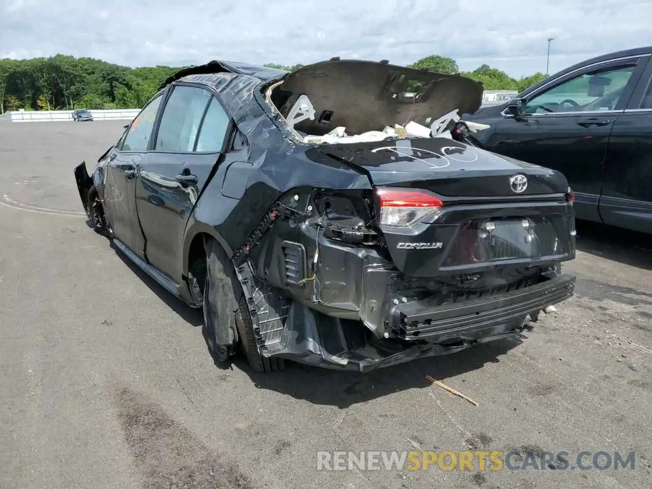 3 Photograph of a damaged car 5YFEPMAE6NP288705 TOYOTA COROLLA 2022