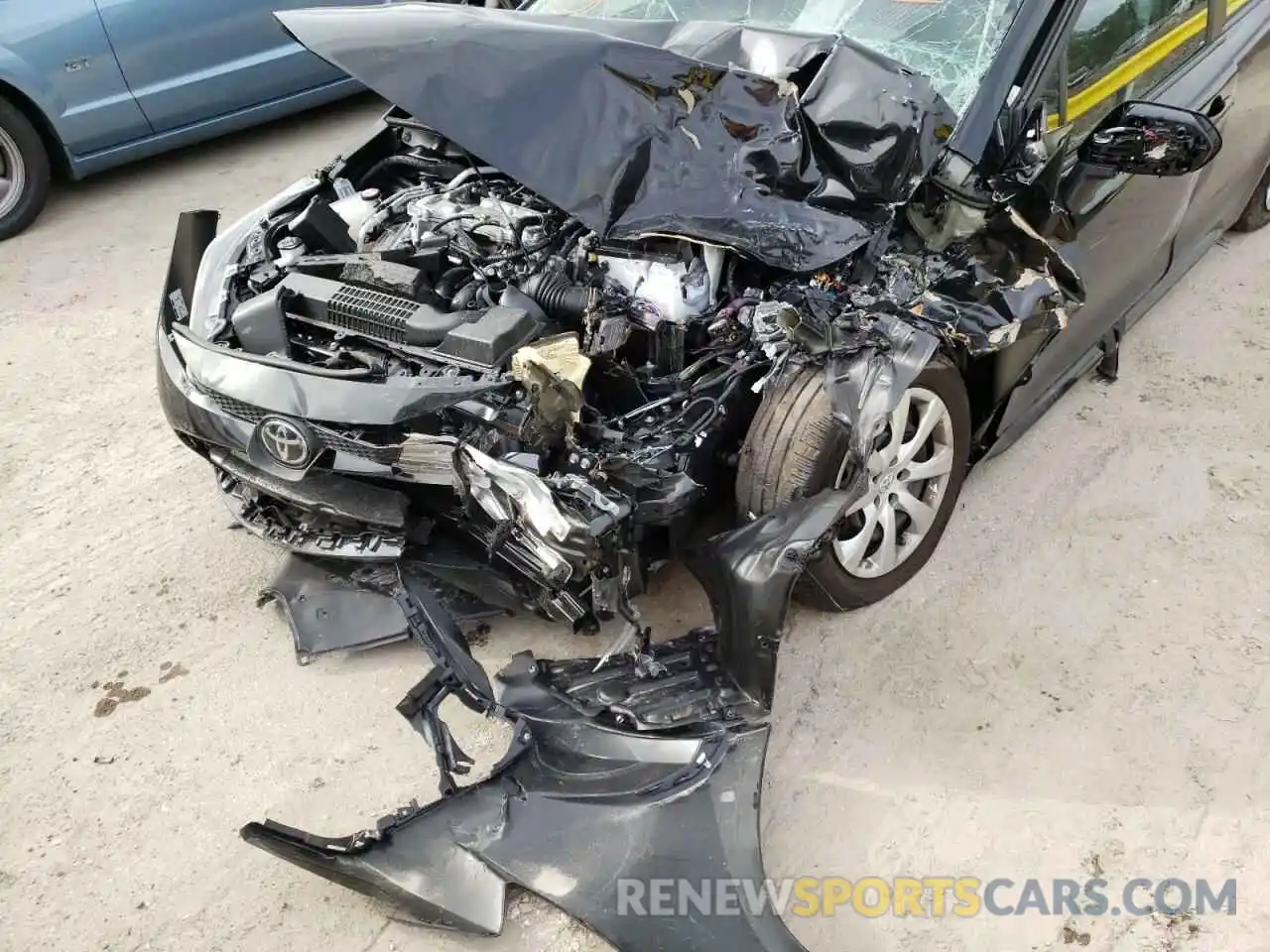 9 Photograph of a damaged car 5YFEPMAE6NP289658 TOYOTA COROLLA 2022