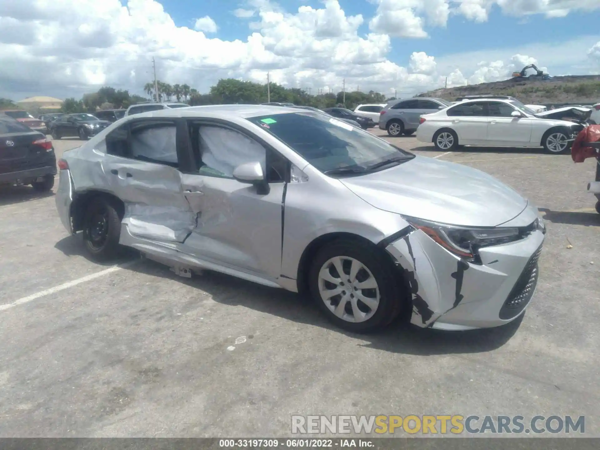 1 Photograph of a damaged car 5YFEPMAE6NP291233 TOYOTA COROLLA 2022