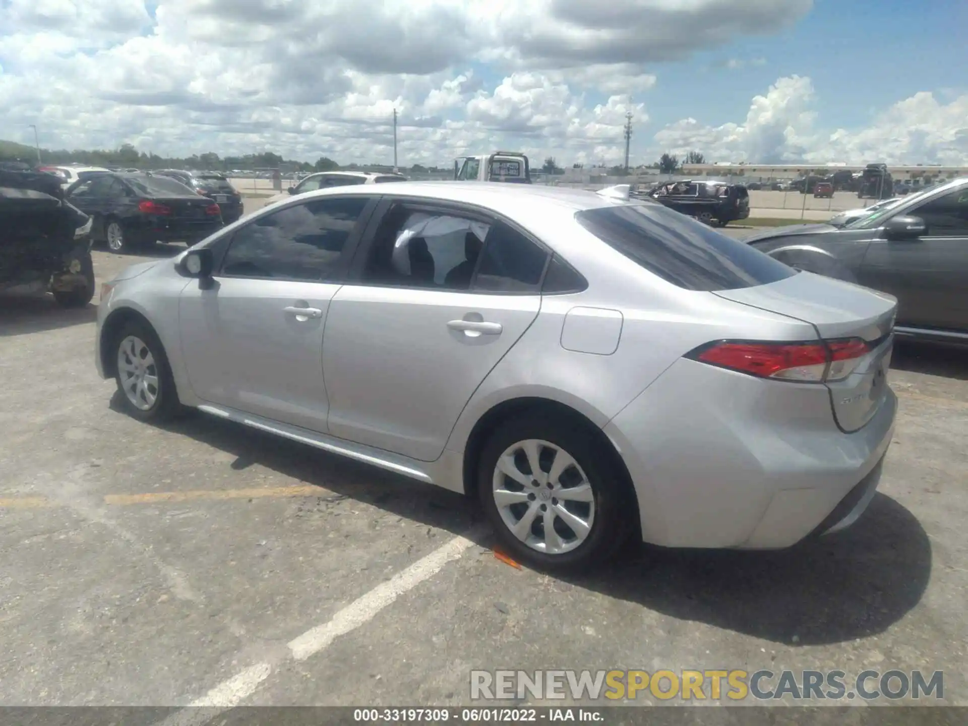 3 Photograph of a damaged car 5YFEPMAE6NP291233 TOYOTA COROLLA 2022