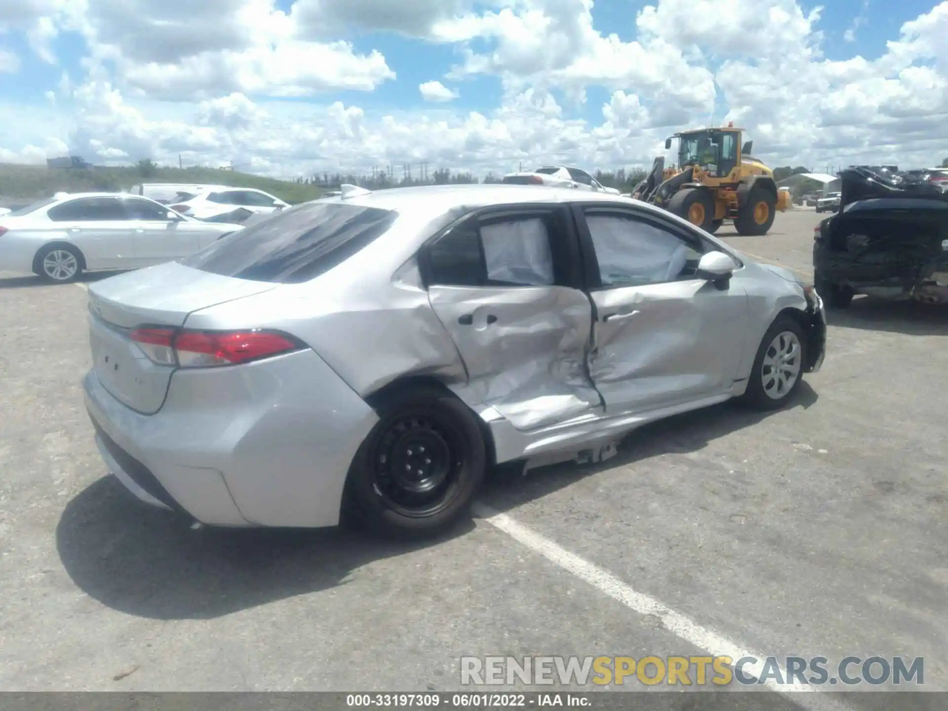 4 Photograph of a damaged car 5YFEPMAE6NP291233 TOYOTA COROLLA 2022