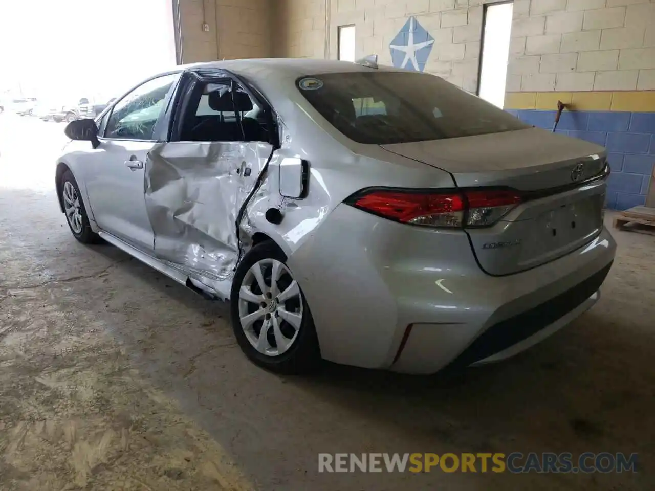 3 Photograph of a damaged car 5YFEPMAE6NP294908 TOYOTA COROLLA 2022