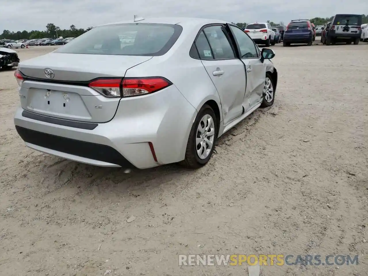 4 Photograph of a damaged car 5YFEPMAE6NP295377 TOYOTA COROLLA 2022