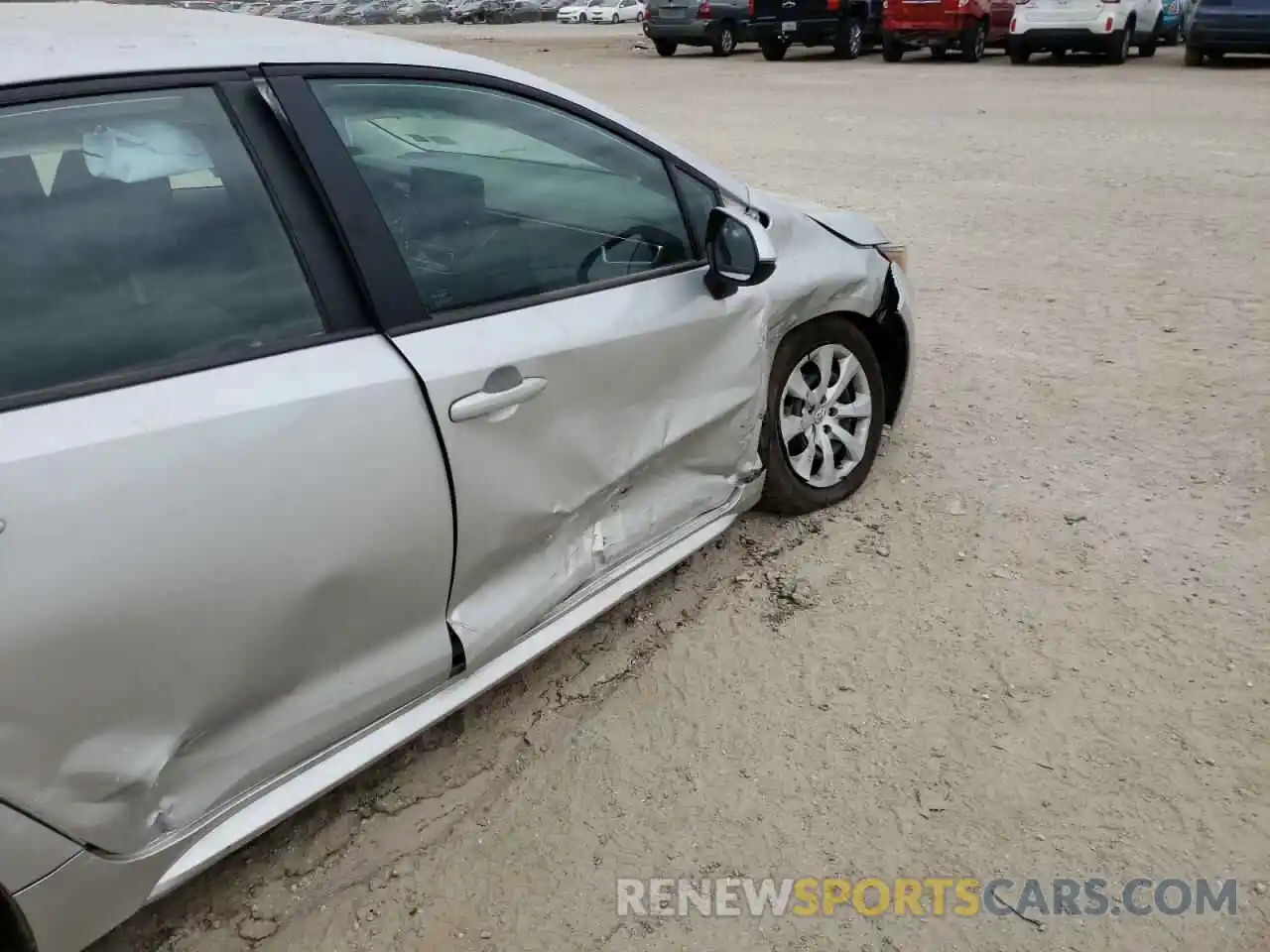 9 Photograph of a damaged car 5YFEPMAE6NP295377 TOYOTA COROLLA 2022