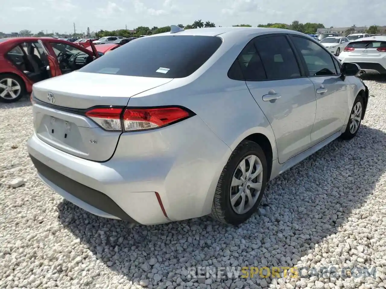 4 Photograph of a damaged car 5YFEPMAE6NP297839 TOYOTA COROLLA 2022