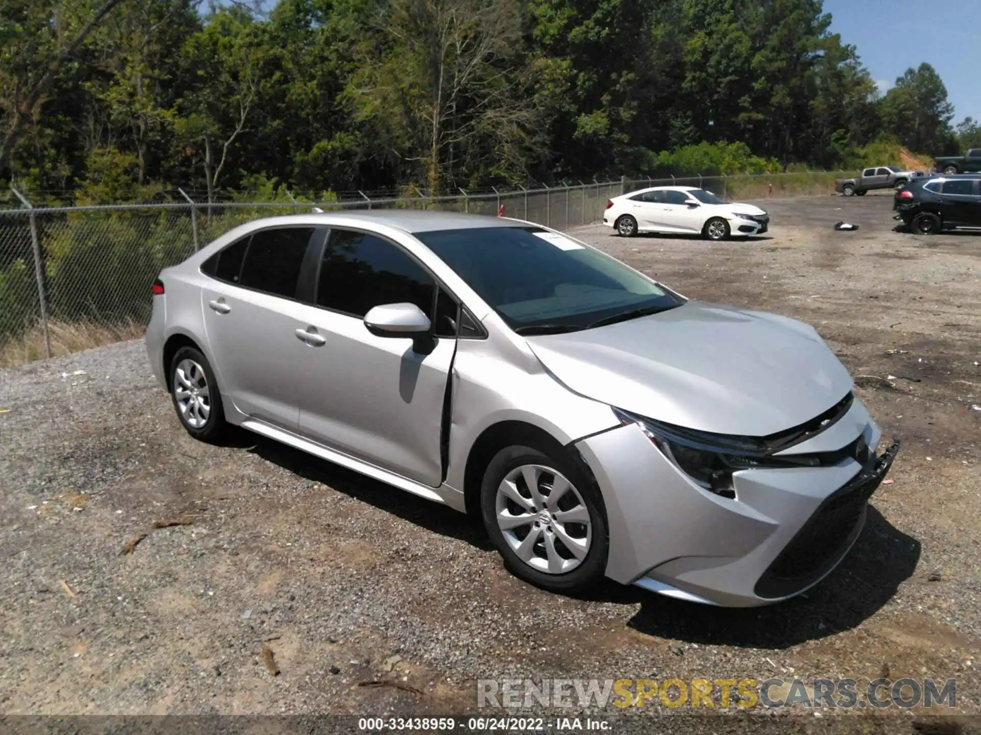 1 Photograph of a damaged car 5YFEPMAE6NP298568 TOYOTA COROLLA 2022