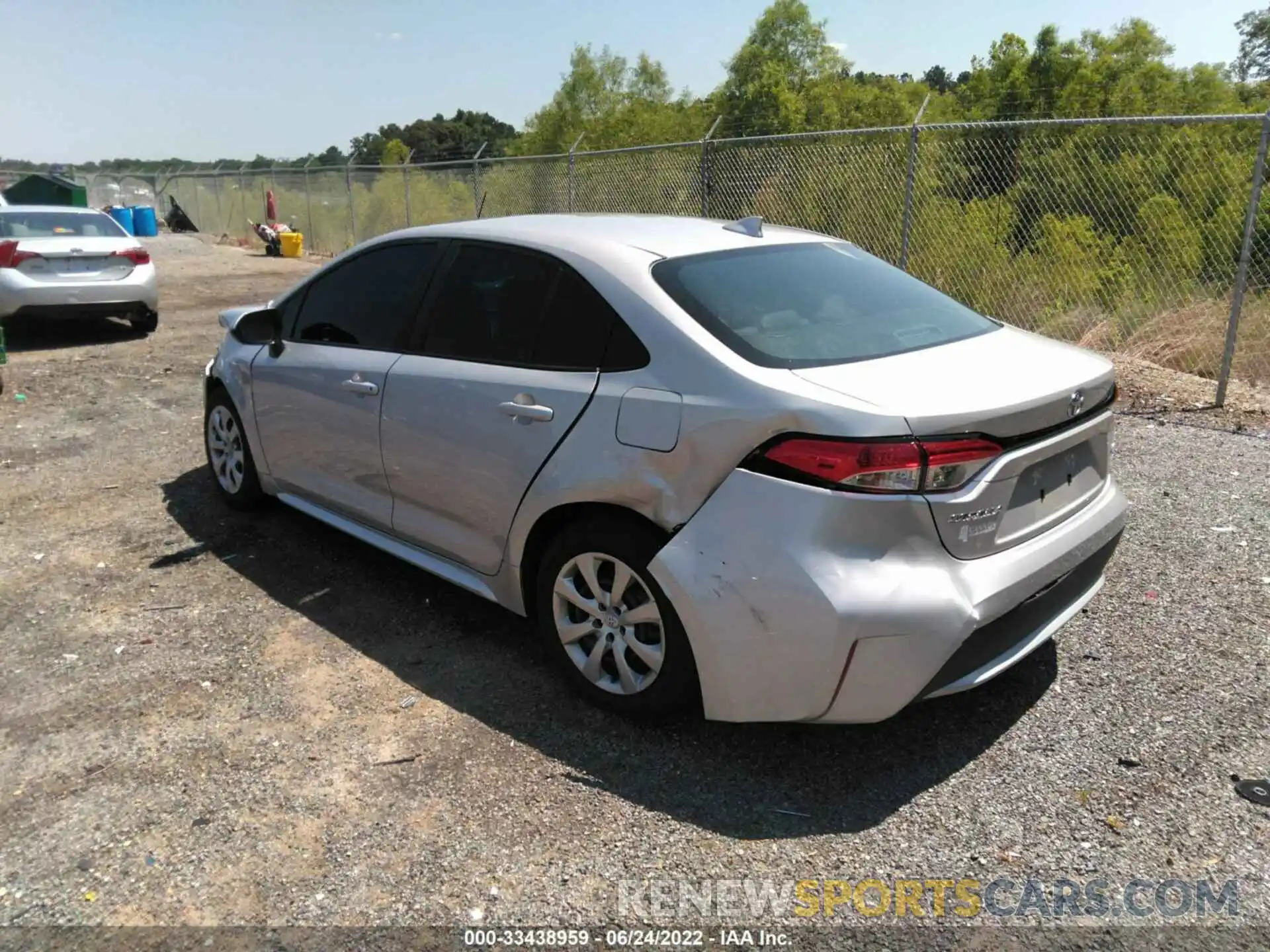 3 Photograph of a damaged car 5YFEPMAE6NP298568 TOYOTA COROLLA 2022