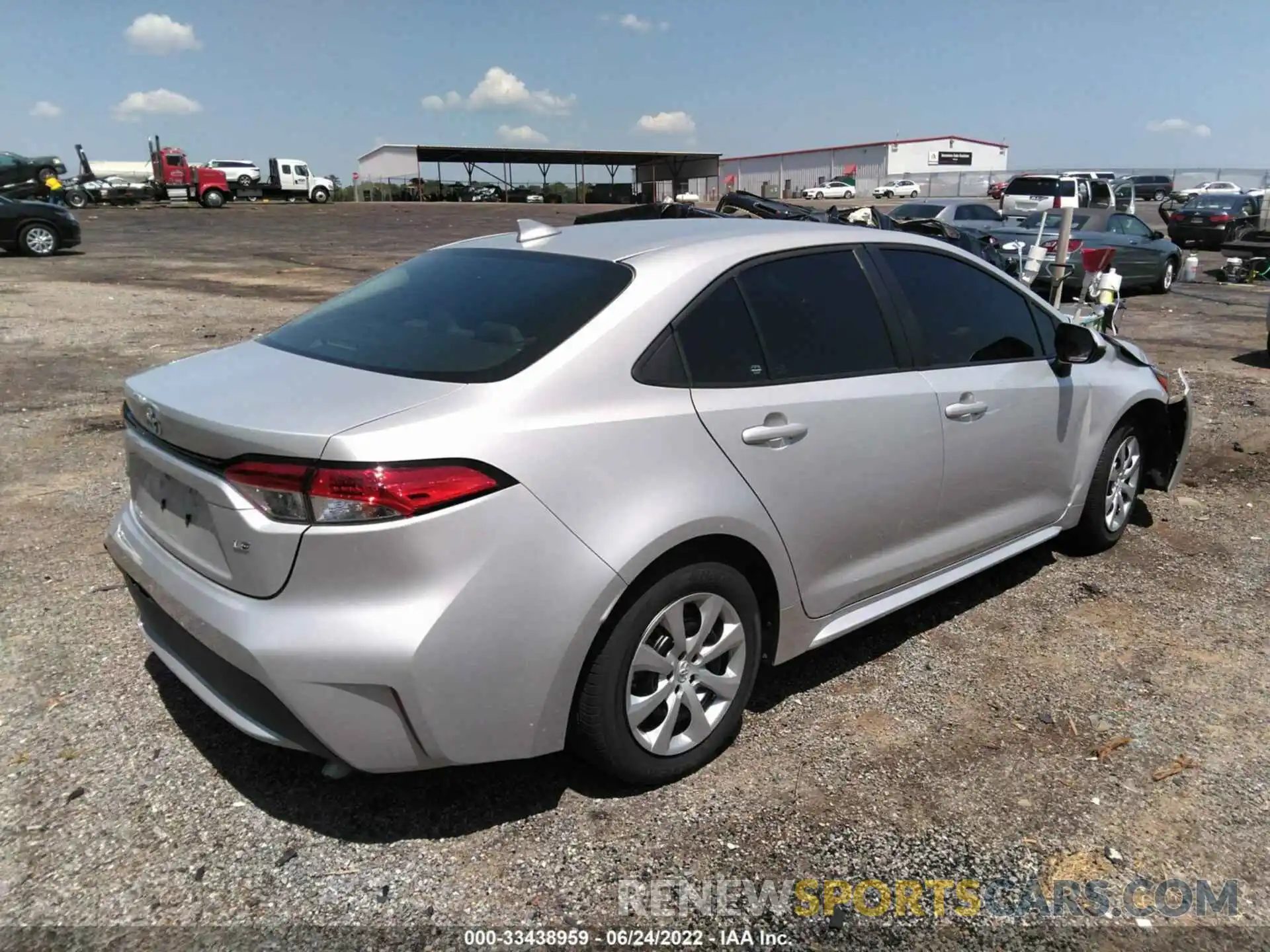 4 Photograph of a damaged car 5YFEPMAE6NP298568 TOYOTA COROLLA 2022