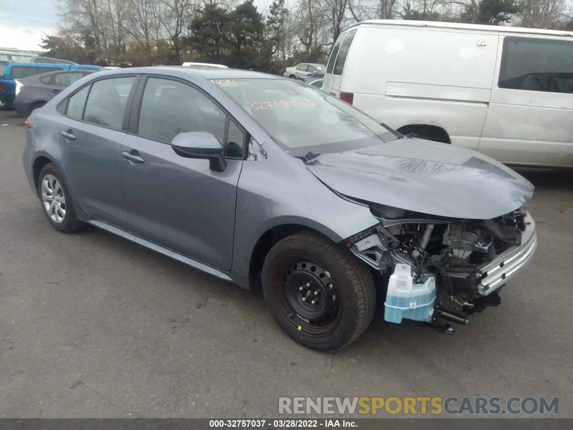 1 Photograph of a damaged car 5YFEPMAE6NP305132 TOYOTA COROLLA 2022