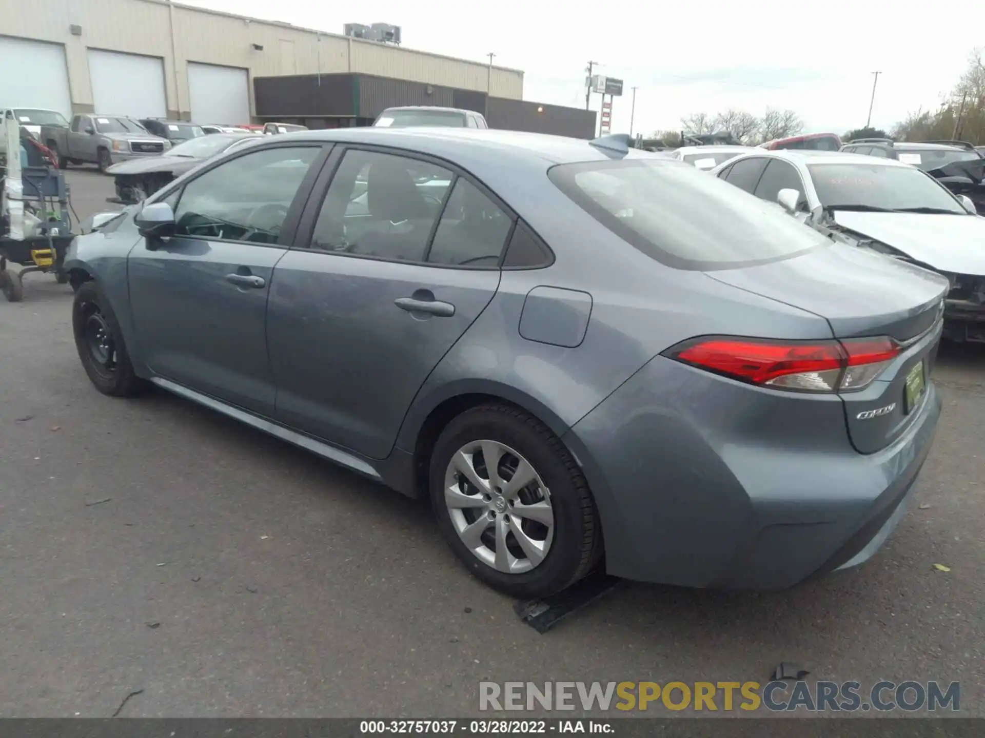 3 Photograph of a damaged car 5YFEPMAE6NP305132 TOYOTA COROLLA 2022