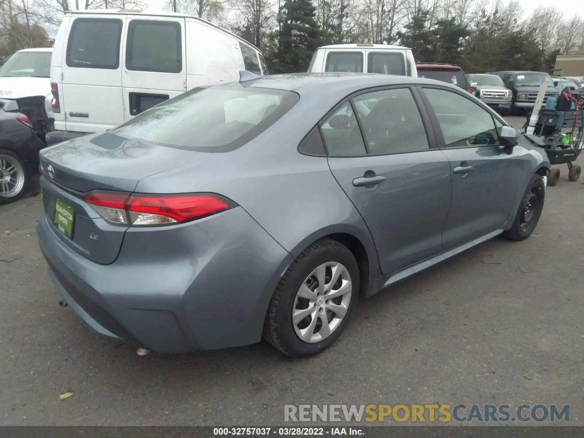 4 Photograph of a damaged car 5YFEPMAE6NP305132 TOYOTA COROLLA 2022