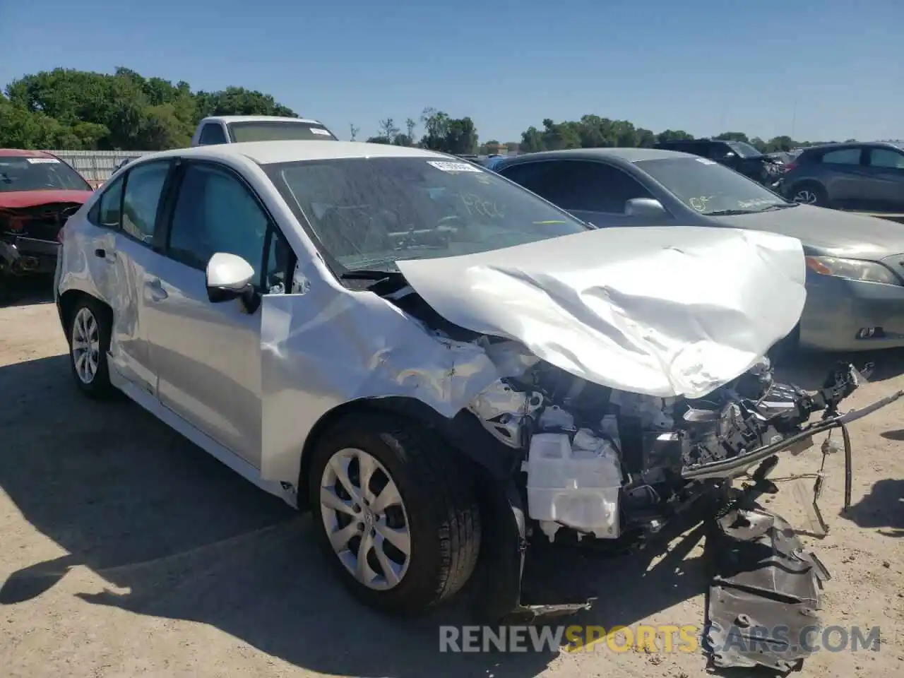 1 Photograph of a damaged car 5YFEPMAE6NP306667 TOYOTA COROLLA 2022