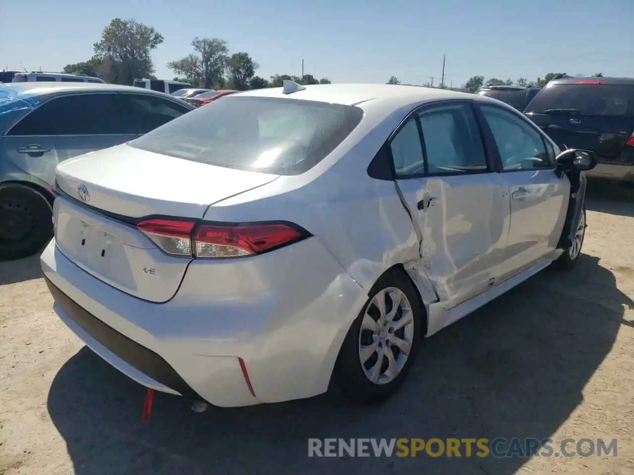 4 Photograph of a damaged car 5YFEPMAE6NP306667 TOYOTA COROLLA 2022