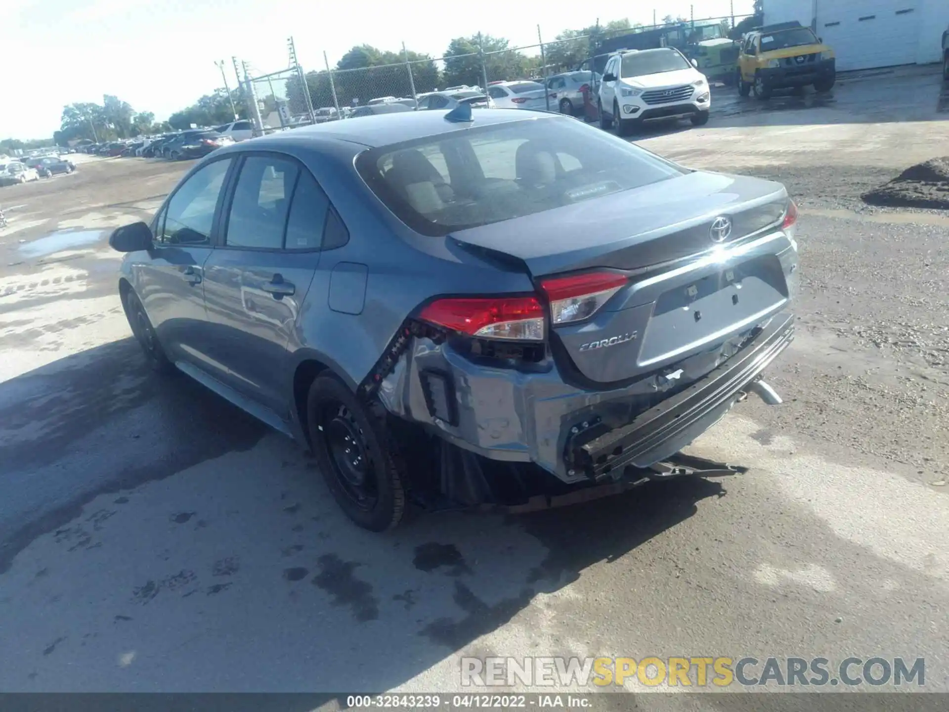 3 Photograph of a damaged car 5YFEPMAE6NP307611 TOYOTA COROLLA 2022