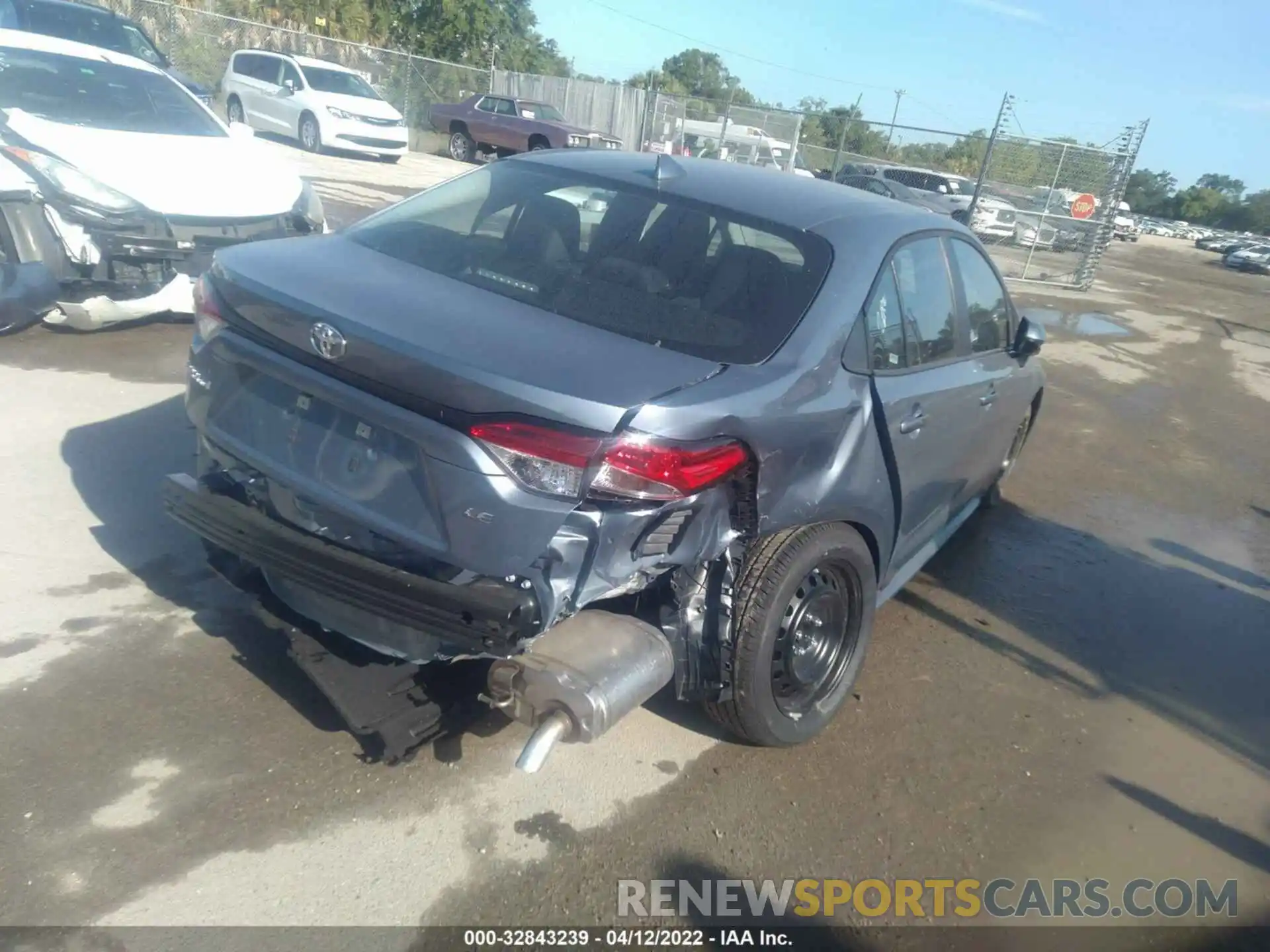 4 Photograph of a damaged car 5YFEPMAE6NP307611 TOYOTA COROLLA 2022