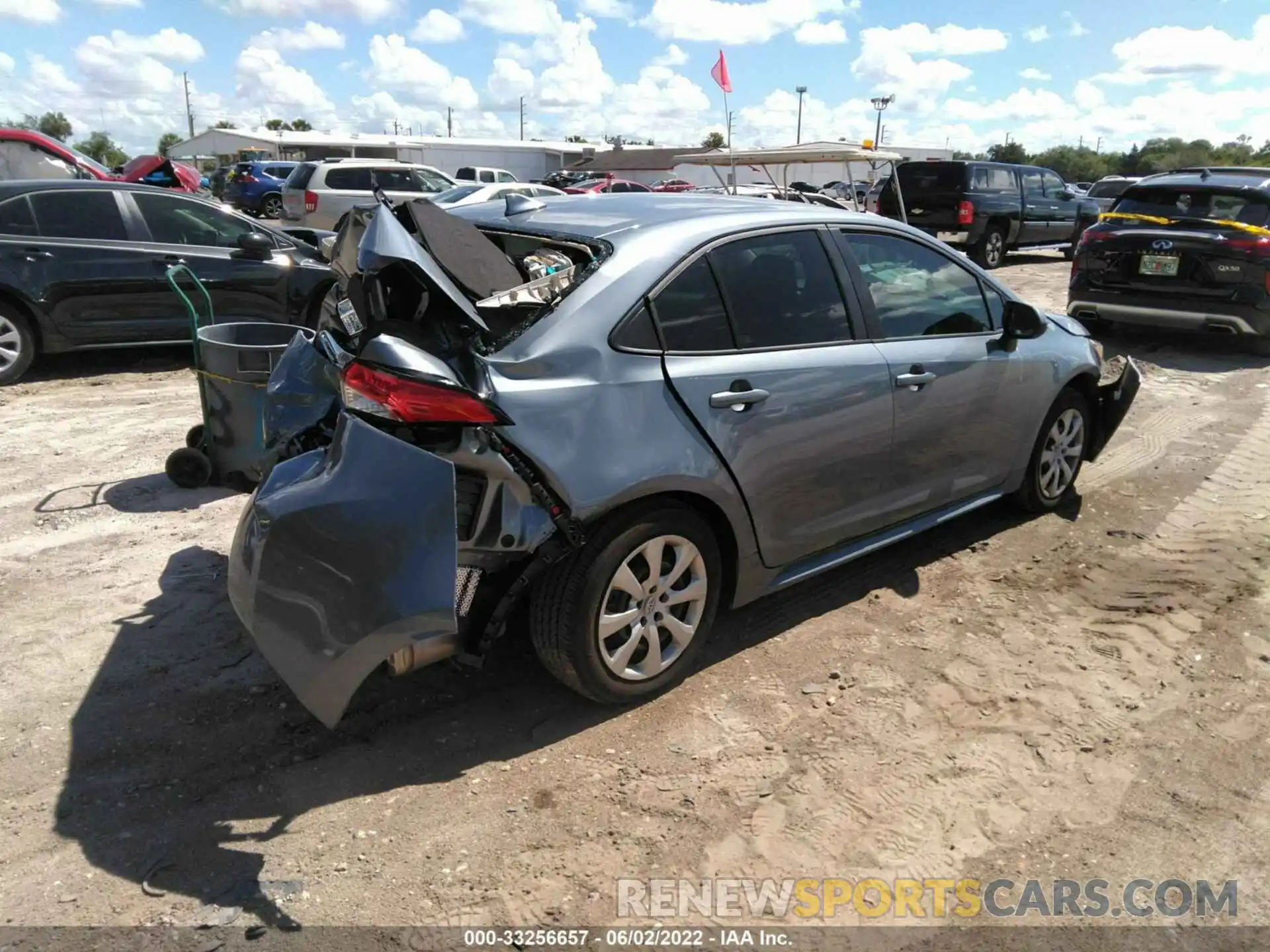 4 Photograph of a damaged car 5YFEPMAE6NP309679 TOYOTA COROLLA 2022