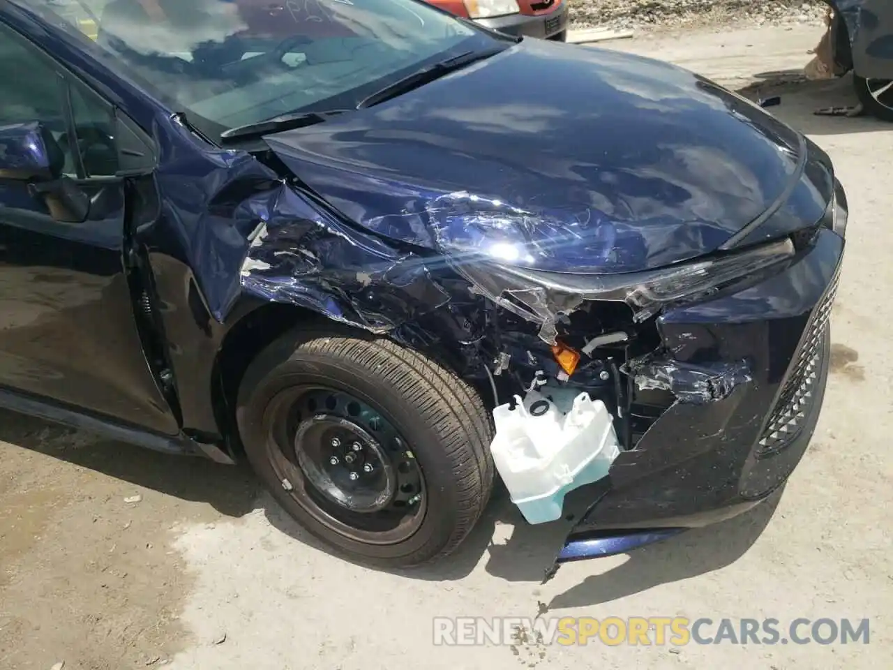 9 Photograph of a damaged car 5YFEPMAE6NP311433 TOYOTA COROLLA 2022