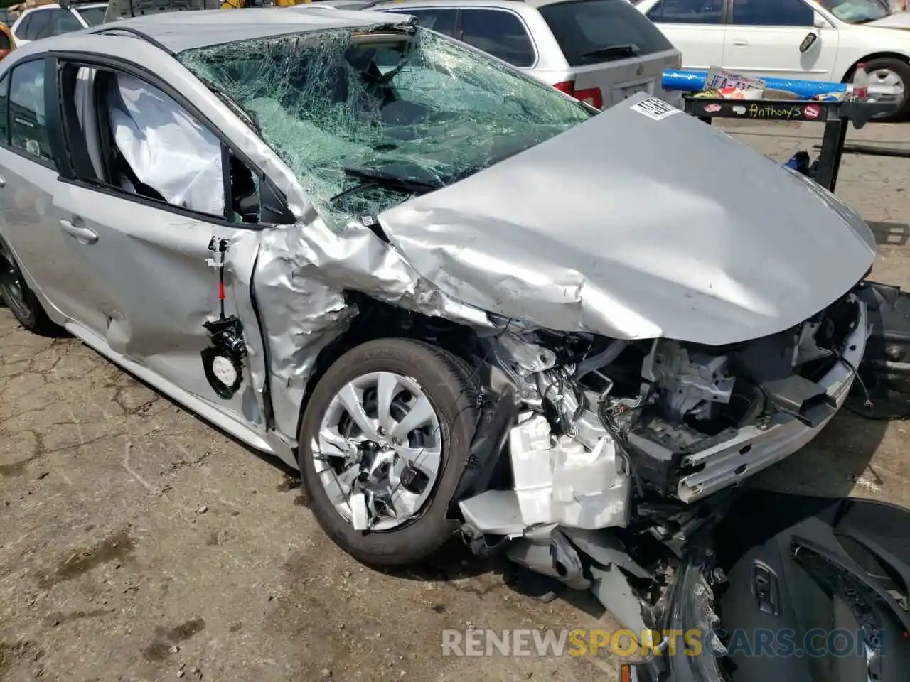 9 Photograph of a damaged car 5YFEPMAE6NP311660 TOYOTA COROLLA 2022