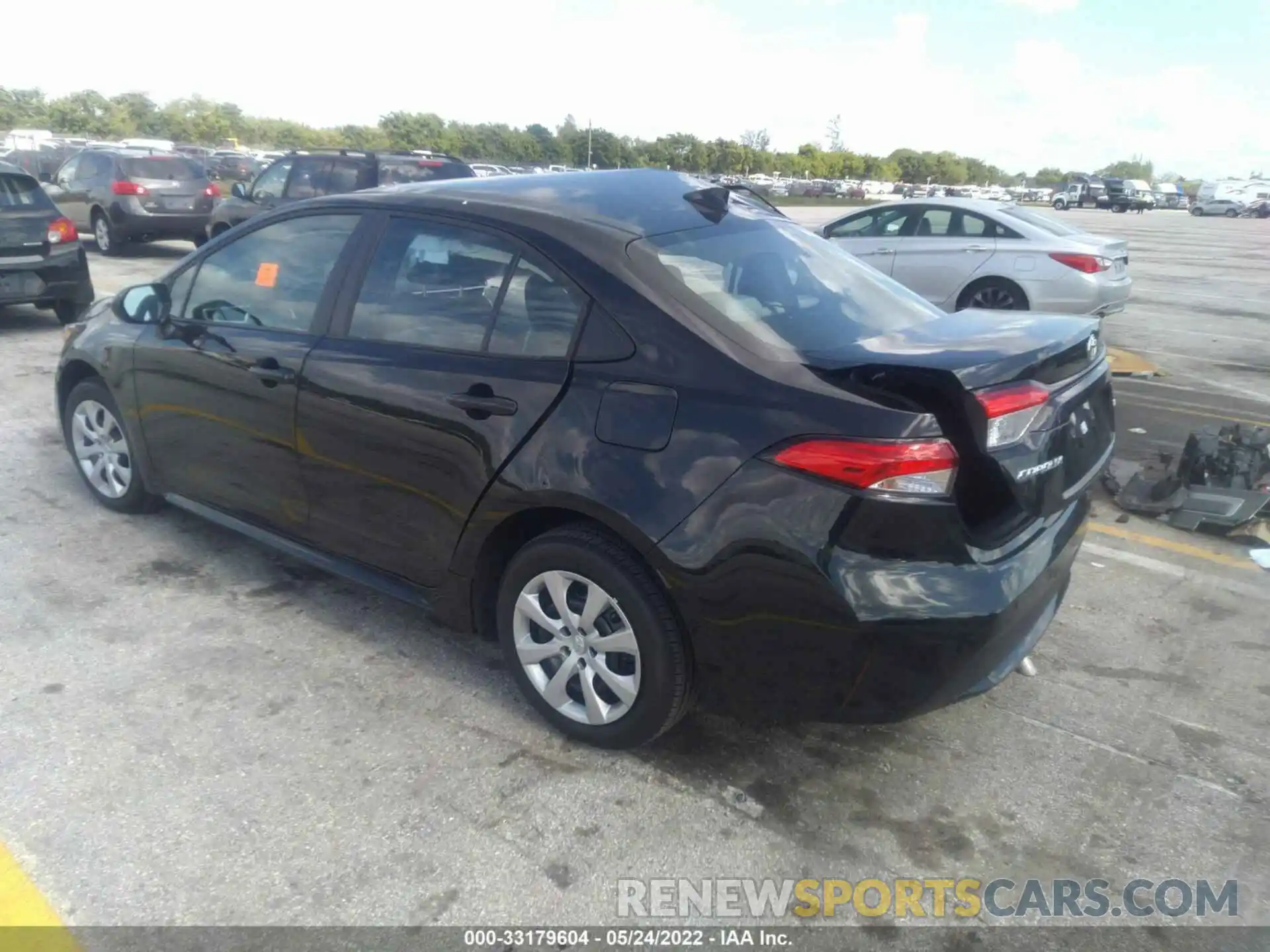 3 Photograph of a damaged car 5YFEPMAE6NP321766 TOYOTA COROLLA 2022