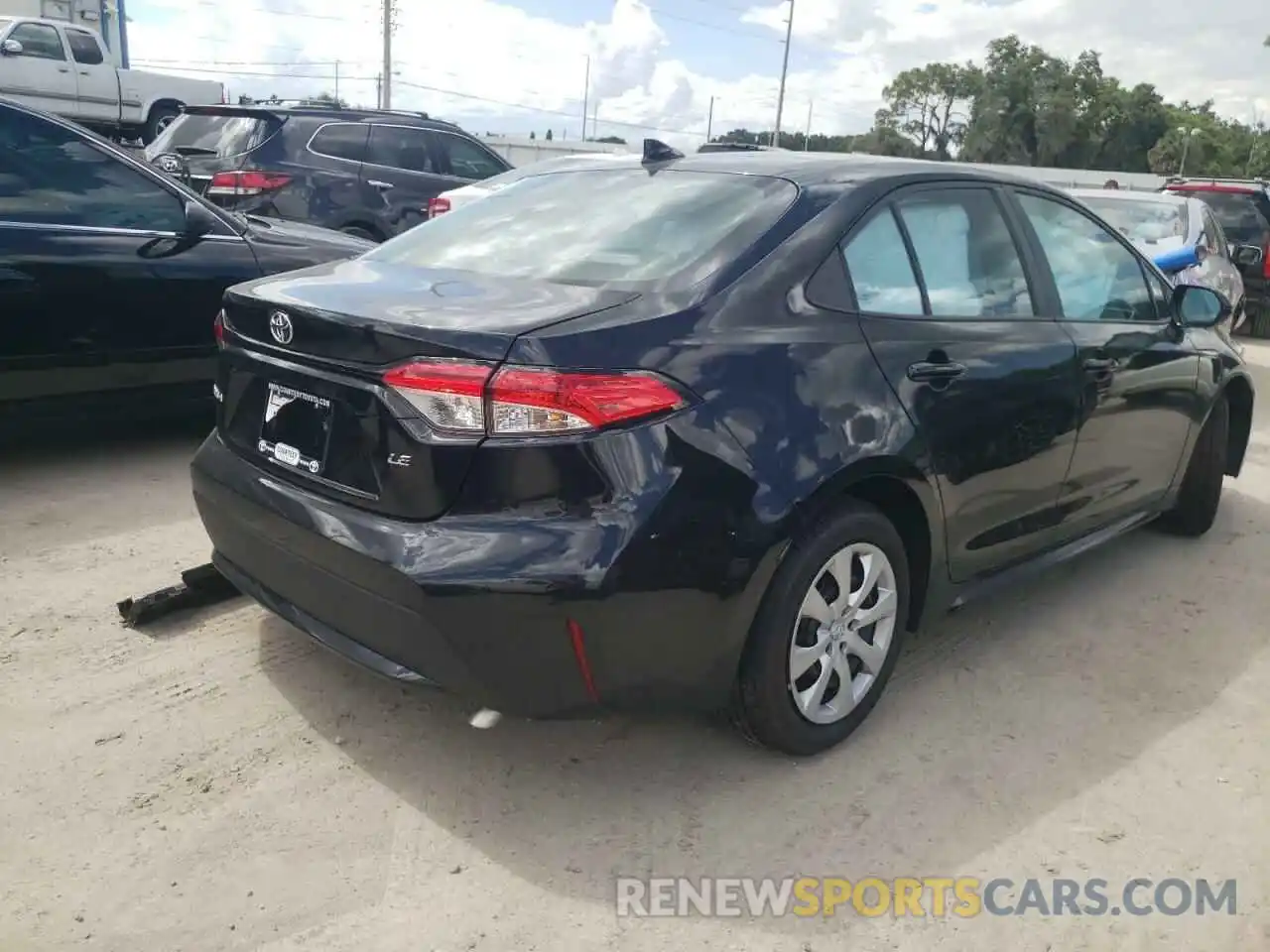 4 Photograph of a damaged car 5YFEPMAE6NP323517 TOYOTA COROLLA 2022