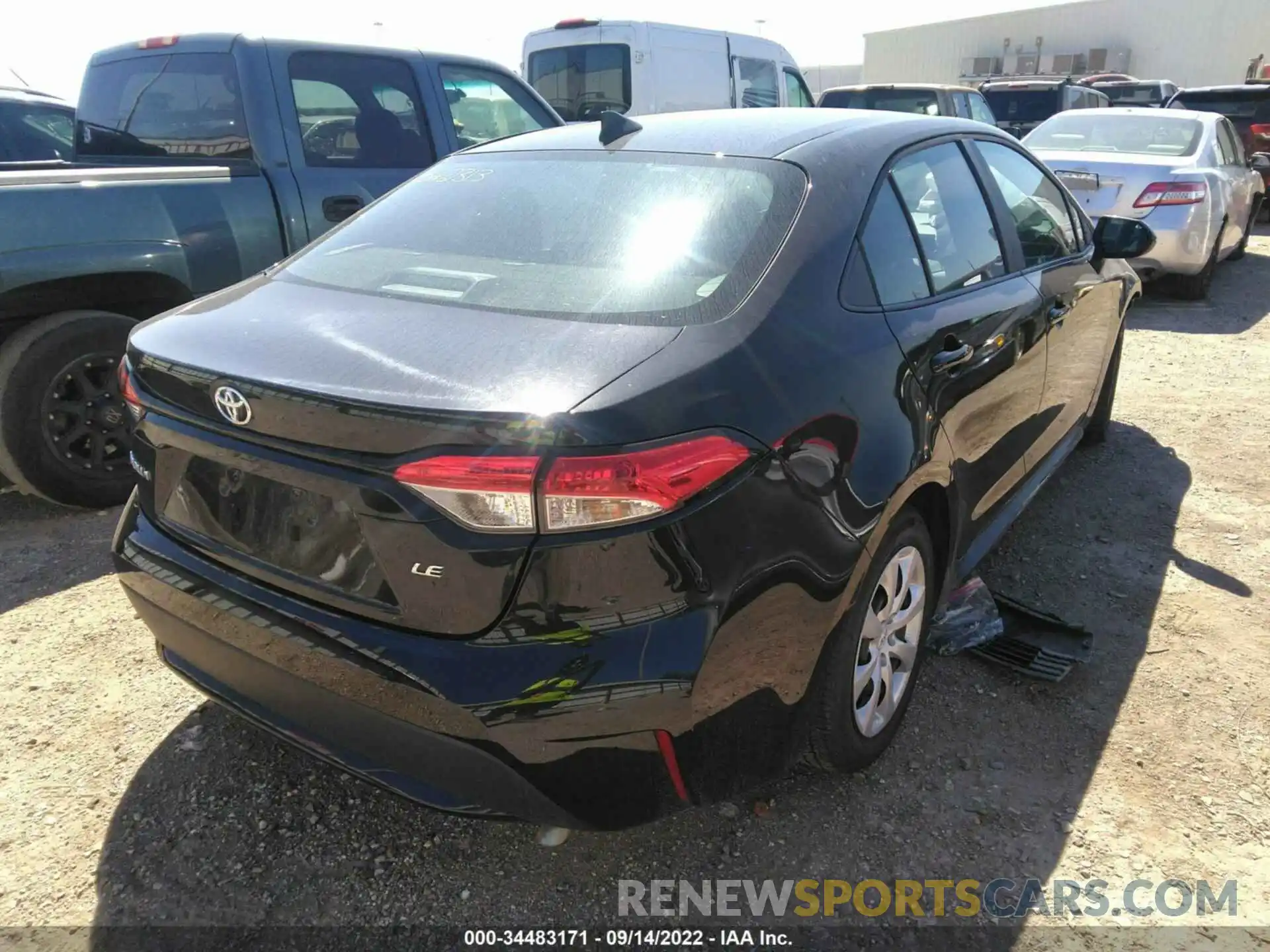 4 Photograph of a damaged car 5YFEPMAE6NP324795 TOYOTA COROLLA 2022