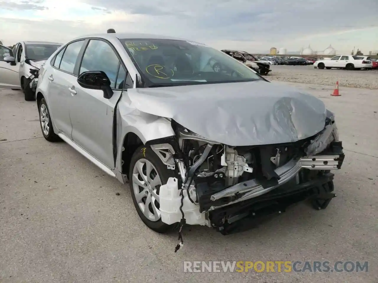 1 Photograph of a damaged car 5YFEPMAE6NP329494 TOYOTA COROLLA 2022