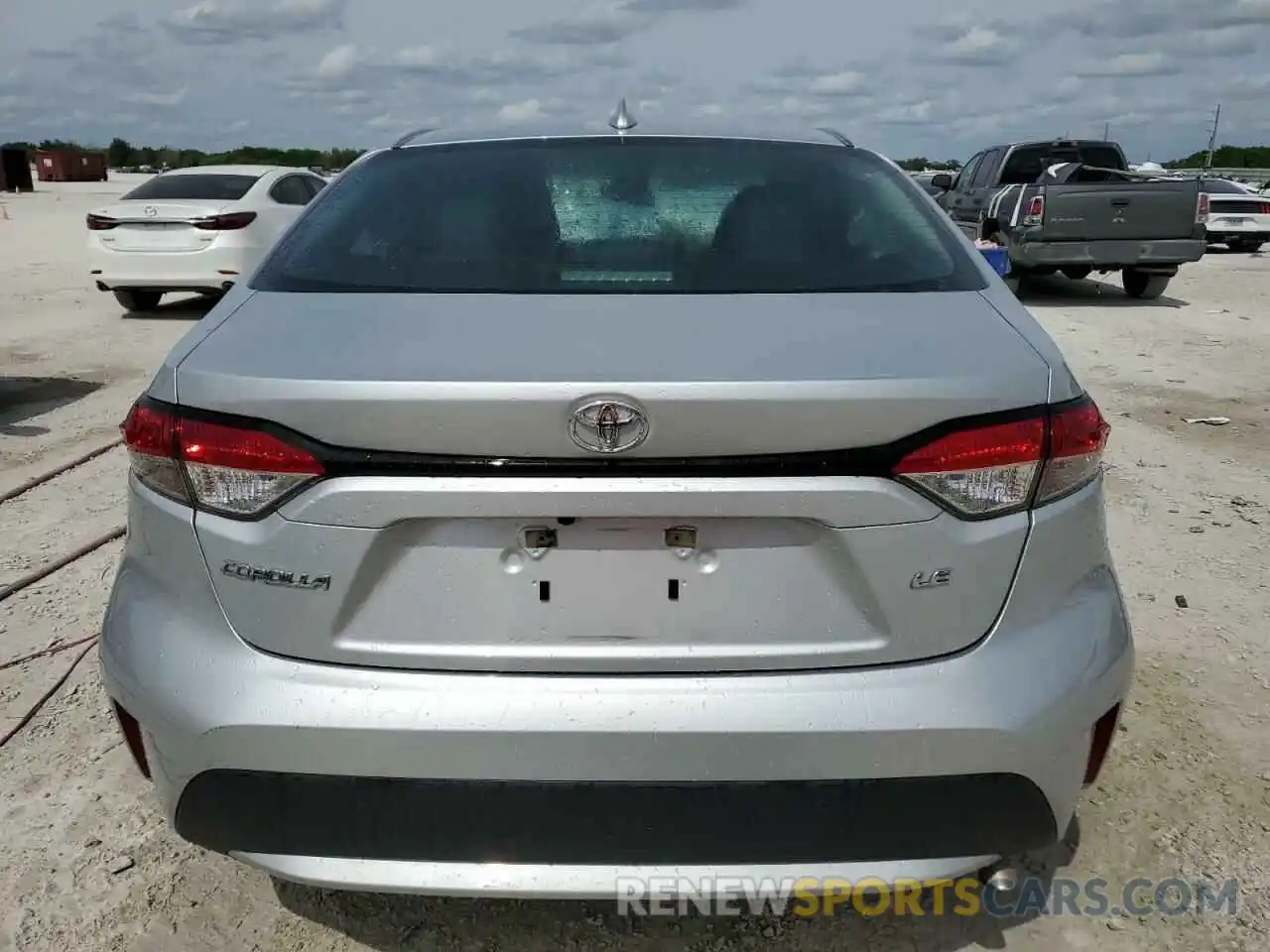 6 Photograph of a damaged car 5YFEPMAE6NP341466 TOYOTA COROLLA 2022