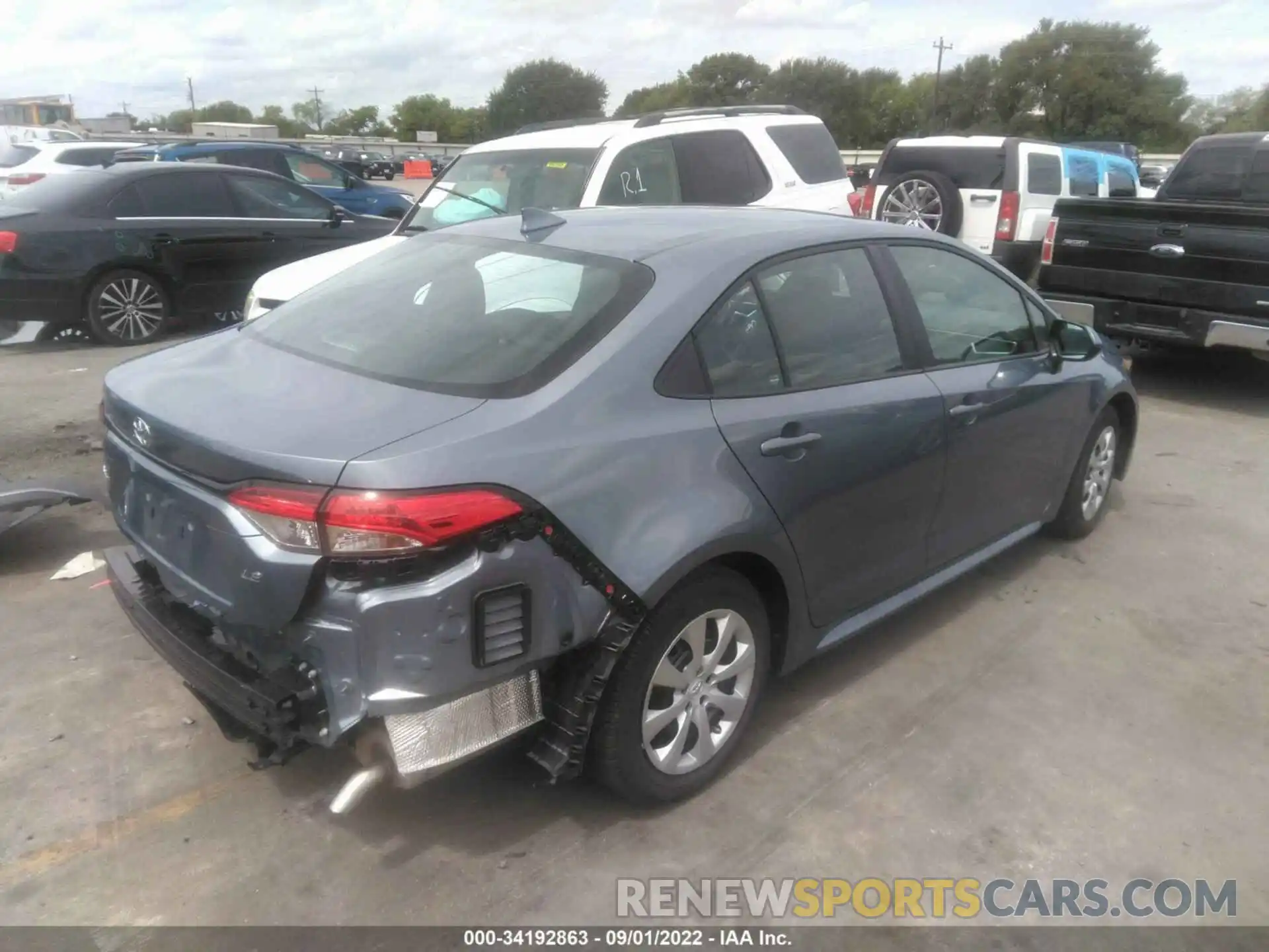 4 Photograph of a damaged car 5YFEPMAE6NP342438 TOYOTA COROLLA 2022