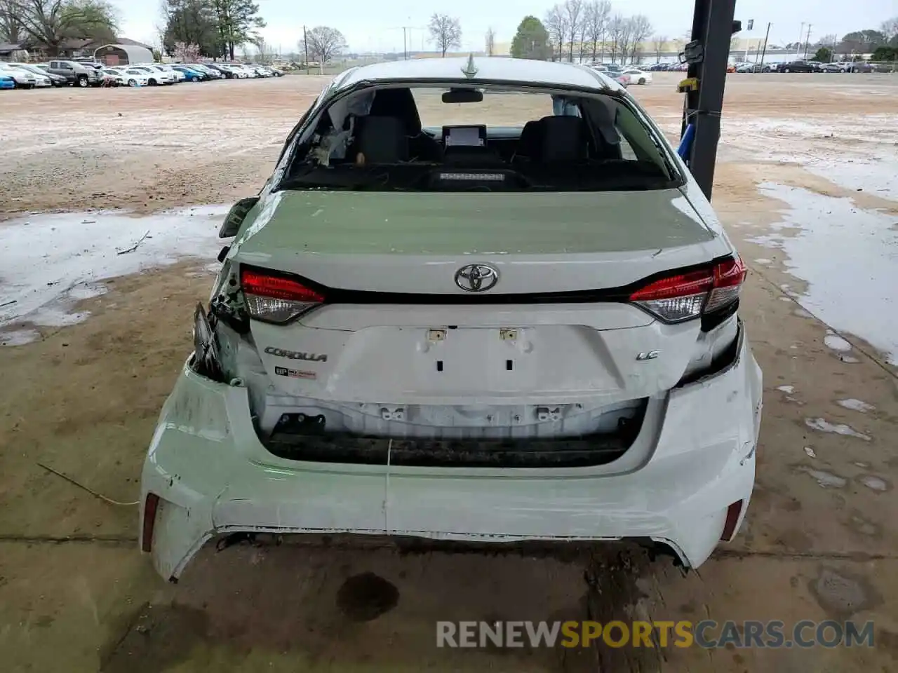 6 Photograph of a damaged car 5YFEPMAE6NP375679 TOYOTA COROLLA 2022