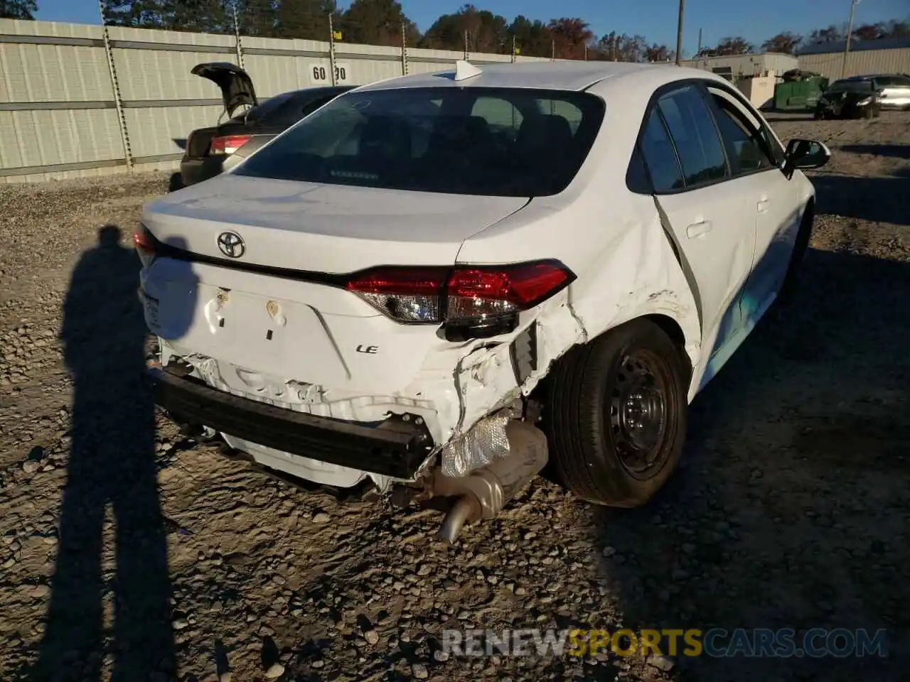 4 Photograph of a damaged car 5YFEPMAE7NP272061 TOYOTA COROLLA 2022