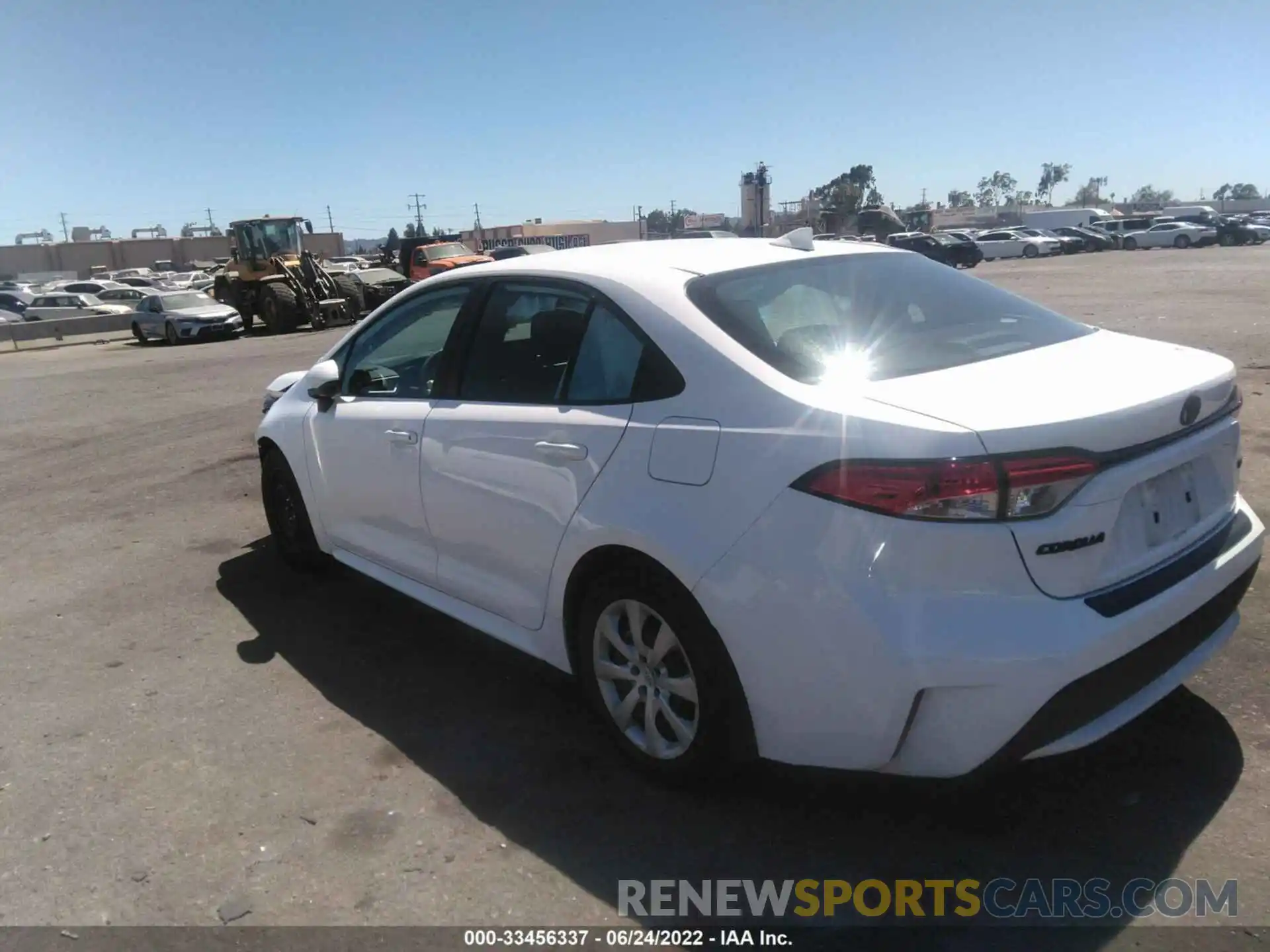 3 Photograph of a damaged car 5YFEPMAE7NP275929 TOYOTA COROLLA 2022