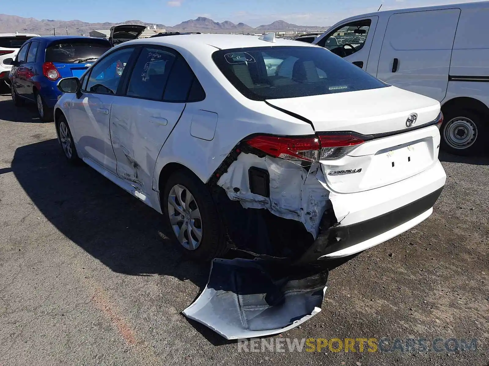 3 Photograph of a damaged car 5YFEPMAE7NP279477 TOYOTA COROLLA 2022