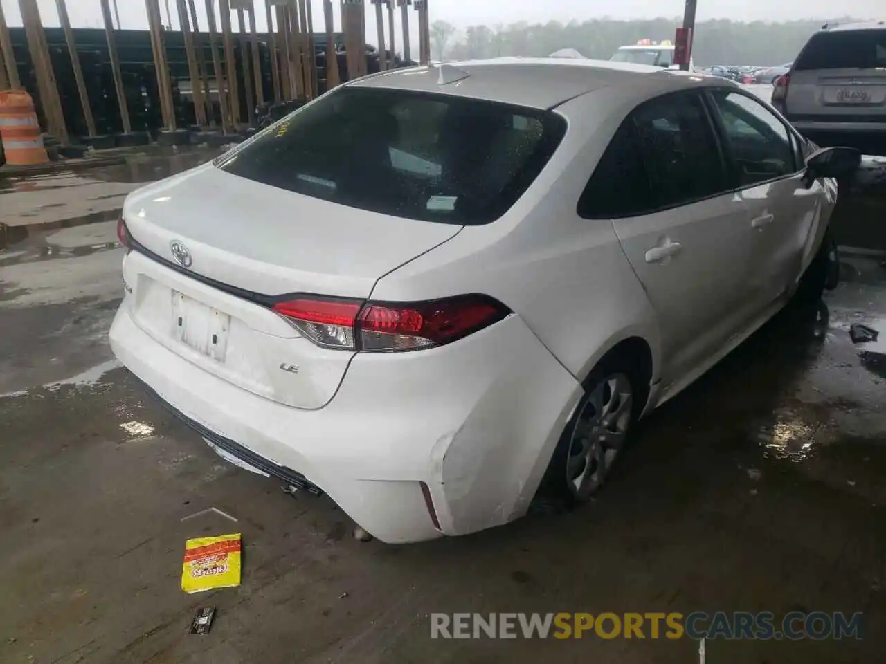 4 Photograph of a damaged car 5YFEPMAE7NP282797 TOYOTA COROLLA 2022